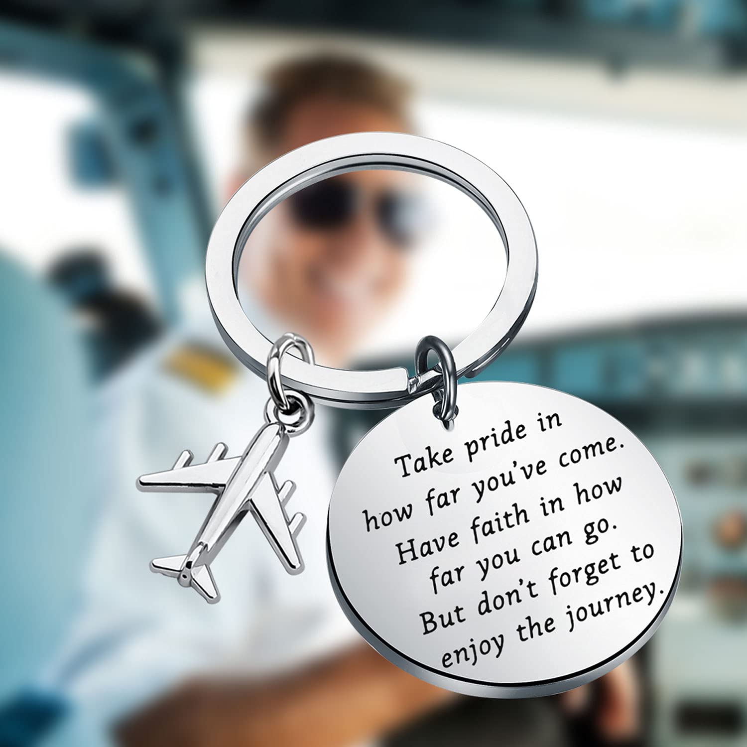 FUSTMW Aviation Keychain - Pilot & Flight Attendant Graduation Gift, Airplane Crew Souvenir - Perfect for Flight School Graduation, Cabin Crew Appreciation & Aviation Enthusiast Collections