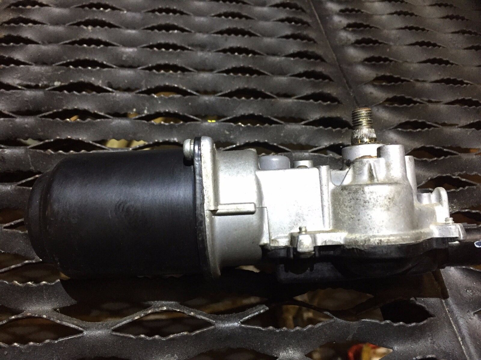 2006-2011 Honda Civic Windshield Wiper Motor Replacement 76505-SNA-A020-M1 OEM Part - Perfect for Rainy Weather & Winter Driving Conditions