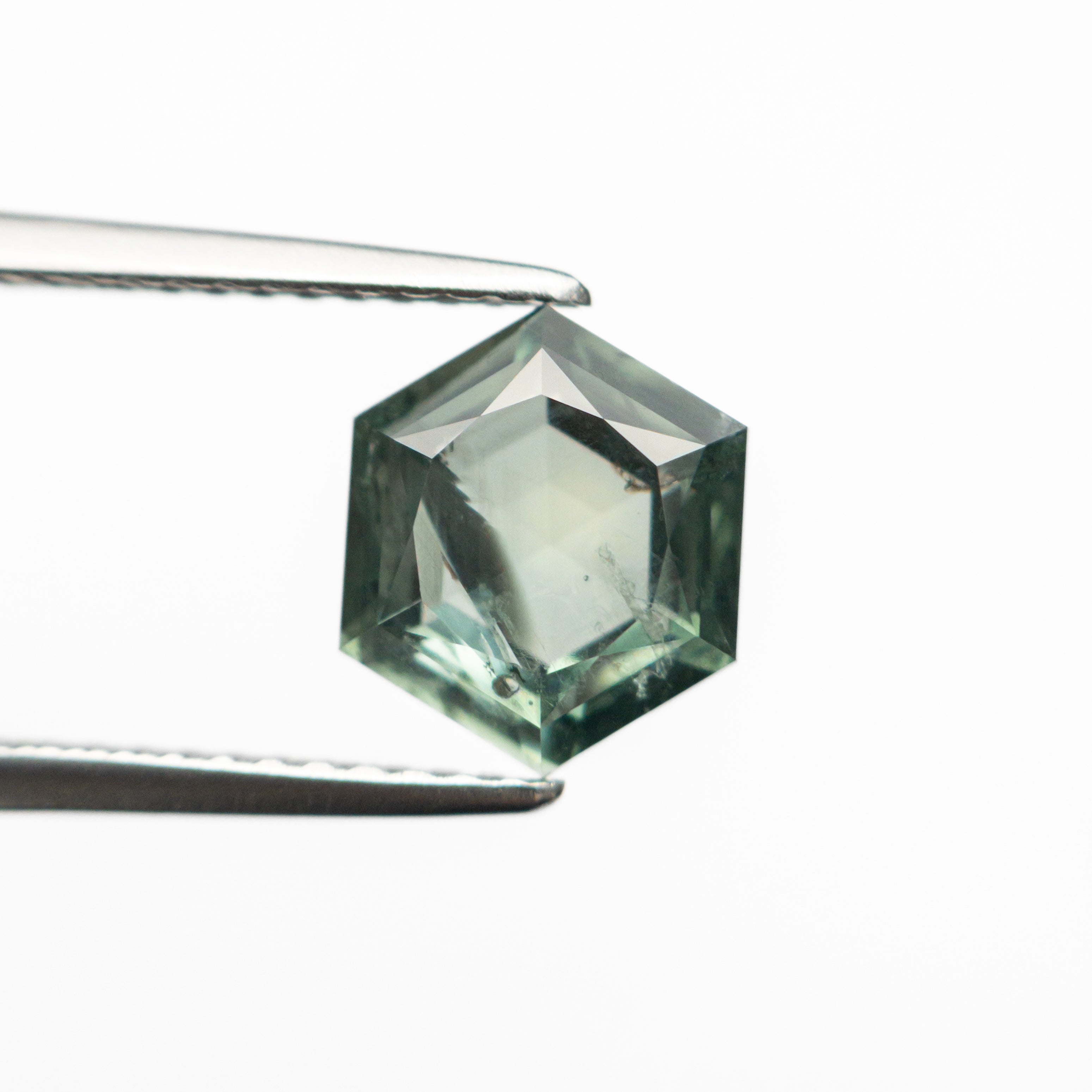 2.61ct Hexagon Brilliant Blue Sapphire Gemstone - 8.46x7.13x4.46mm Natural Loose Stone for Jewelry Making, Engagement Rings & Fine Collections