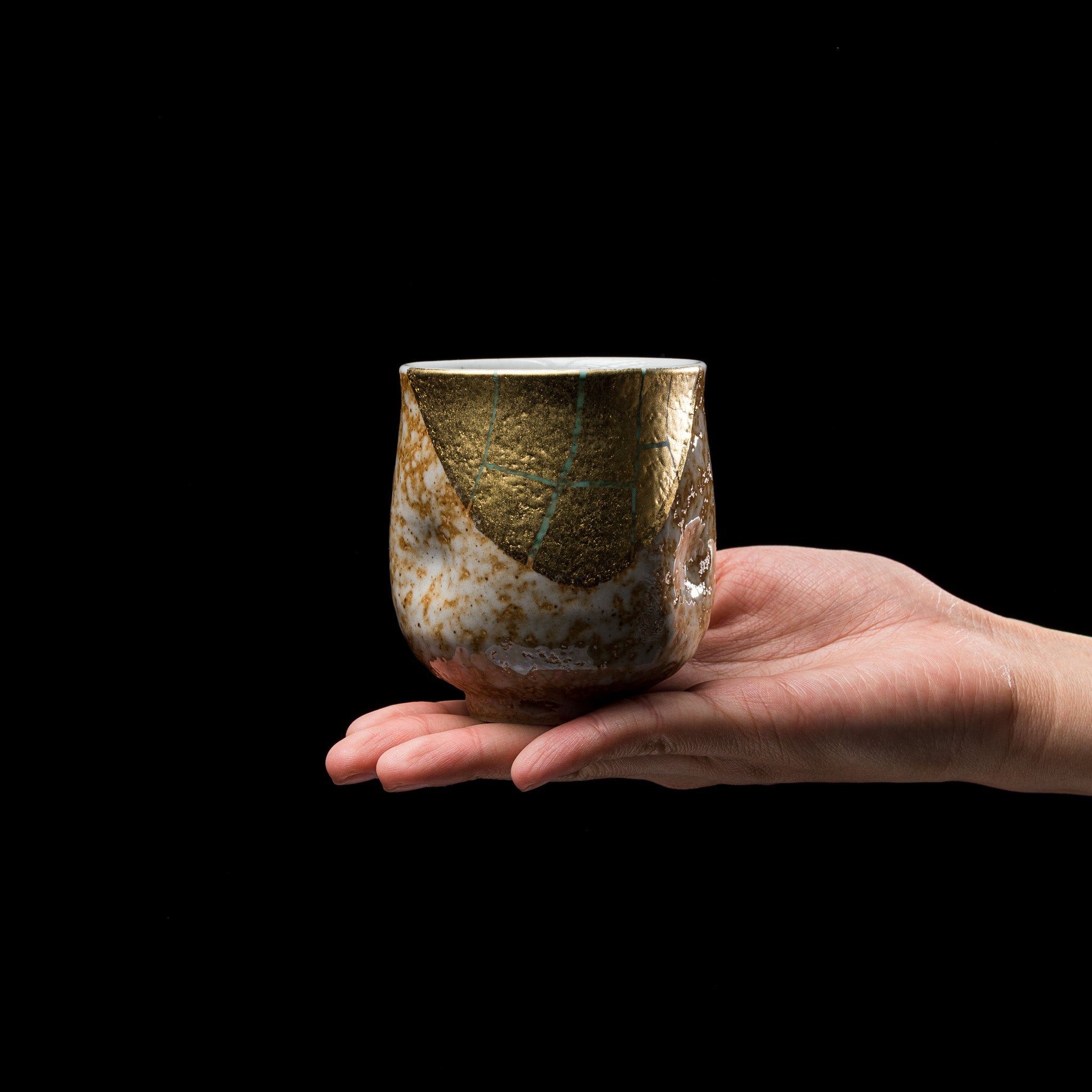 Premium Kutani Ware Gold Leaf Yunomi Tea Cups - Handcrafted Japanese Ceramic Pair for Matcha & Green Tea - Perfect Gift for Tea Lovers & Home Decor