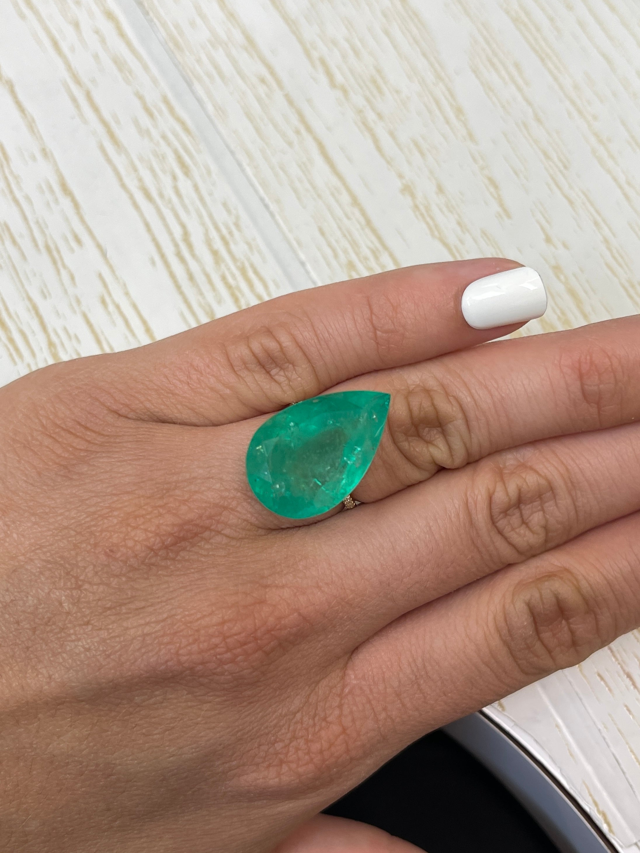 20.43 Carat Natural Colombian Emerald Pear Cut Loose Gemstone - Rare Huge Green 24x16mm for Jewelry Making, Engagement Rings & Luxury Gifts