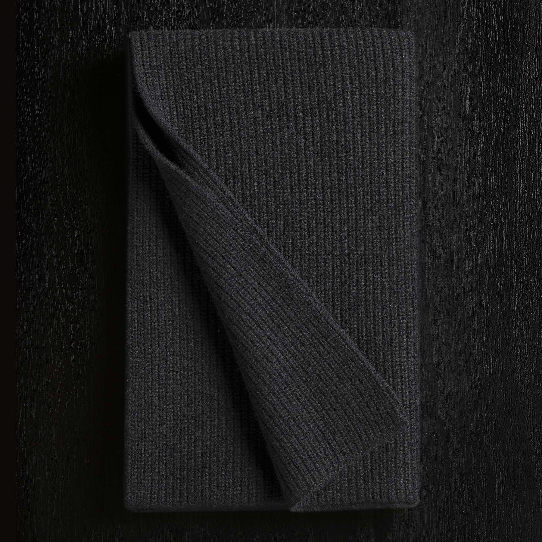 Luxury Cashmere Beanie and Scarf Set for Women & Men - Soft Winter Warm Hat & Neck Wrap Gift - Black - Perfect for Cold Weather, Skiing & Outdoor Activities