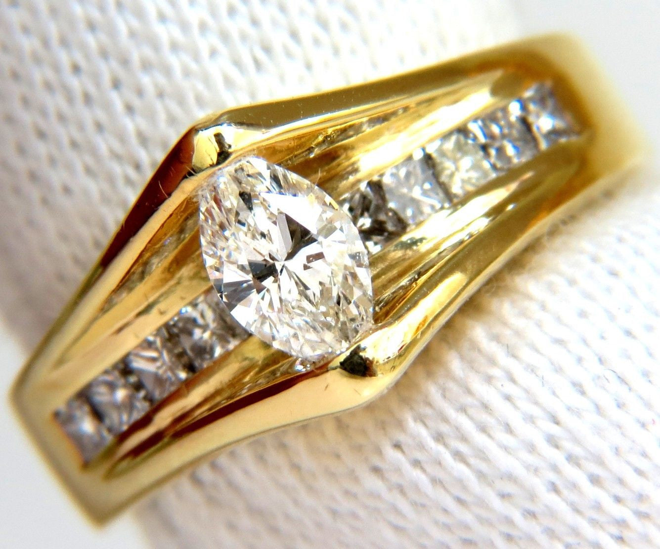 1.12CT 18K Gold Diamond Tension Ring - Handmade Modern Deco Style Engagement Wedding Jewelry for Women - Perfect for Proposals, Anniversaries & Special Occasions