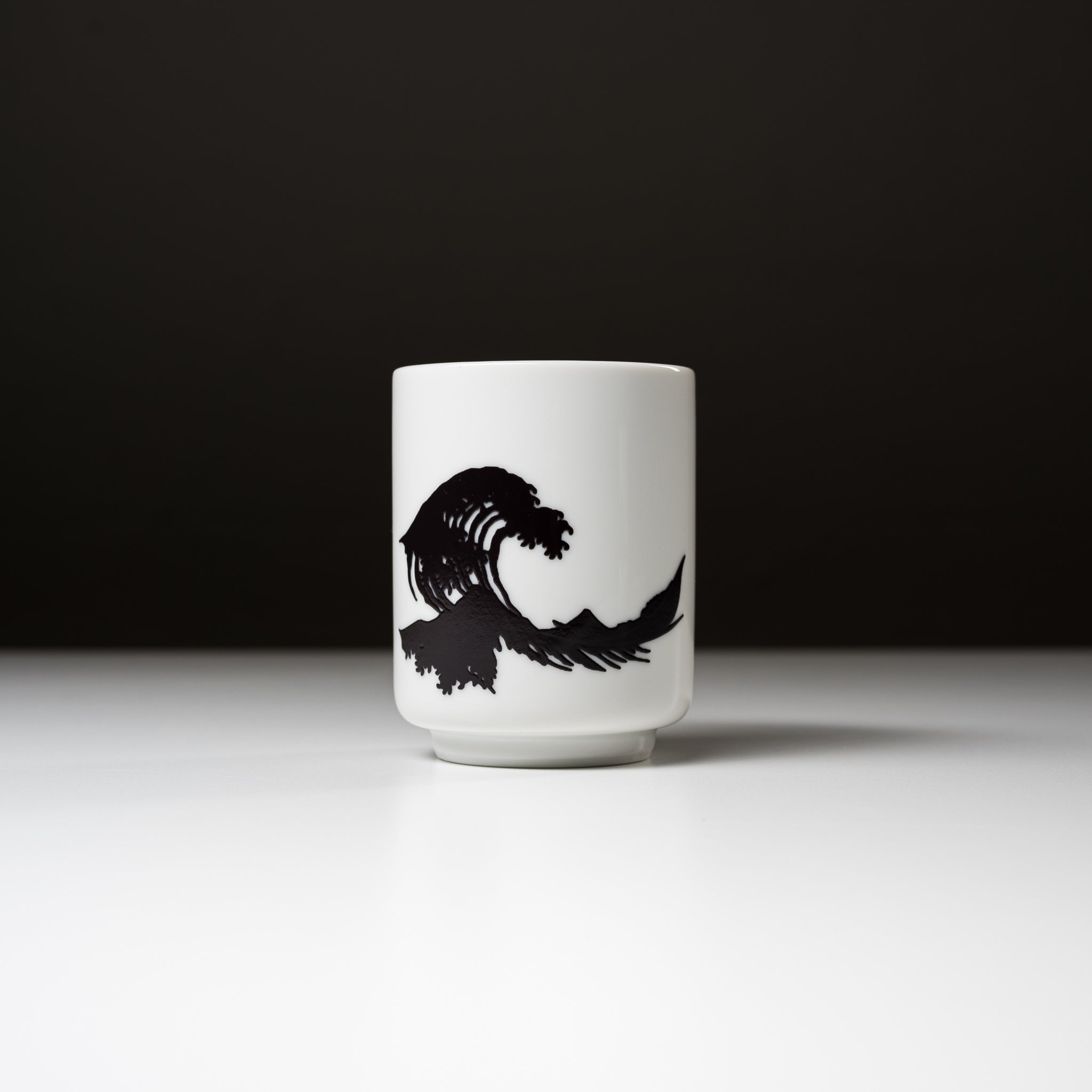 Hokusai Wave Thermal Mug - Japanese Mino Ware Ceramic Travel Cup with Heat Sensitive Design - Perfect for Coffee, Tea & Hot Drinks at Home, Office or On the Go