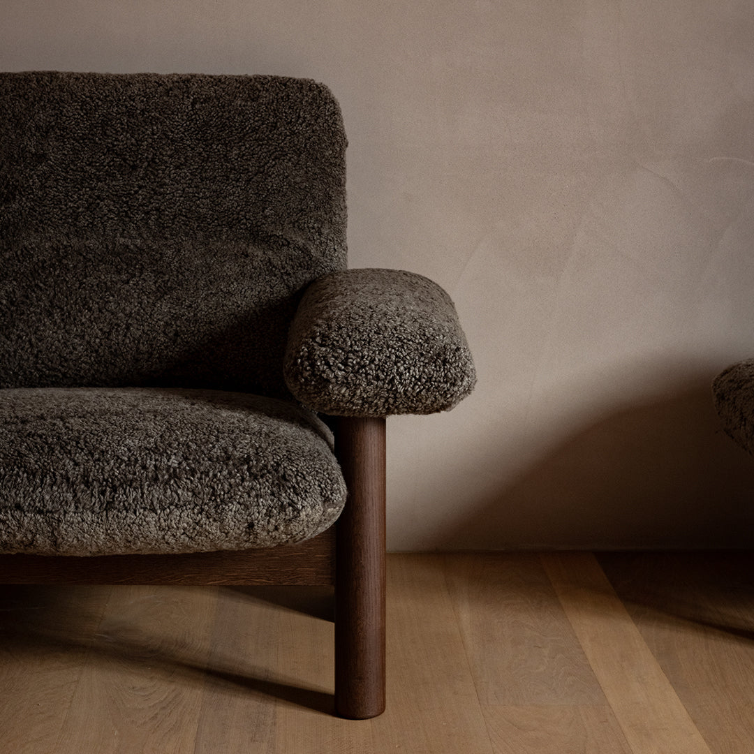 Brasilia Lounge Chair - Mid Century Modern Accent Chair for Living Room, Bedroom & Office - Comfortable Upholstered Armchair with Wooden Legs - Perfect for Relaxing, Reading & Decor