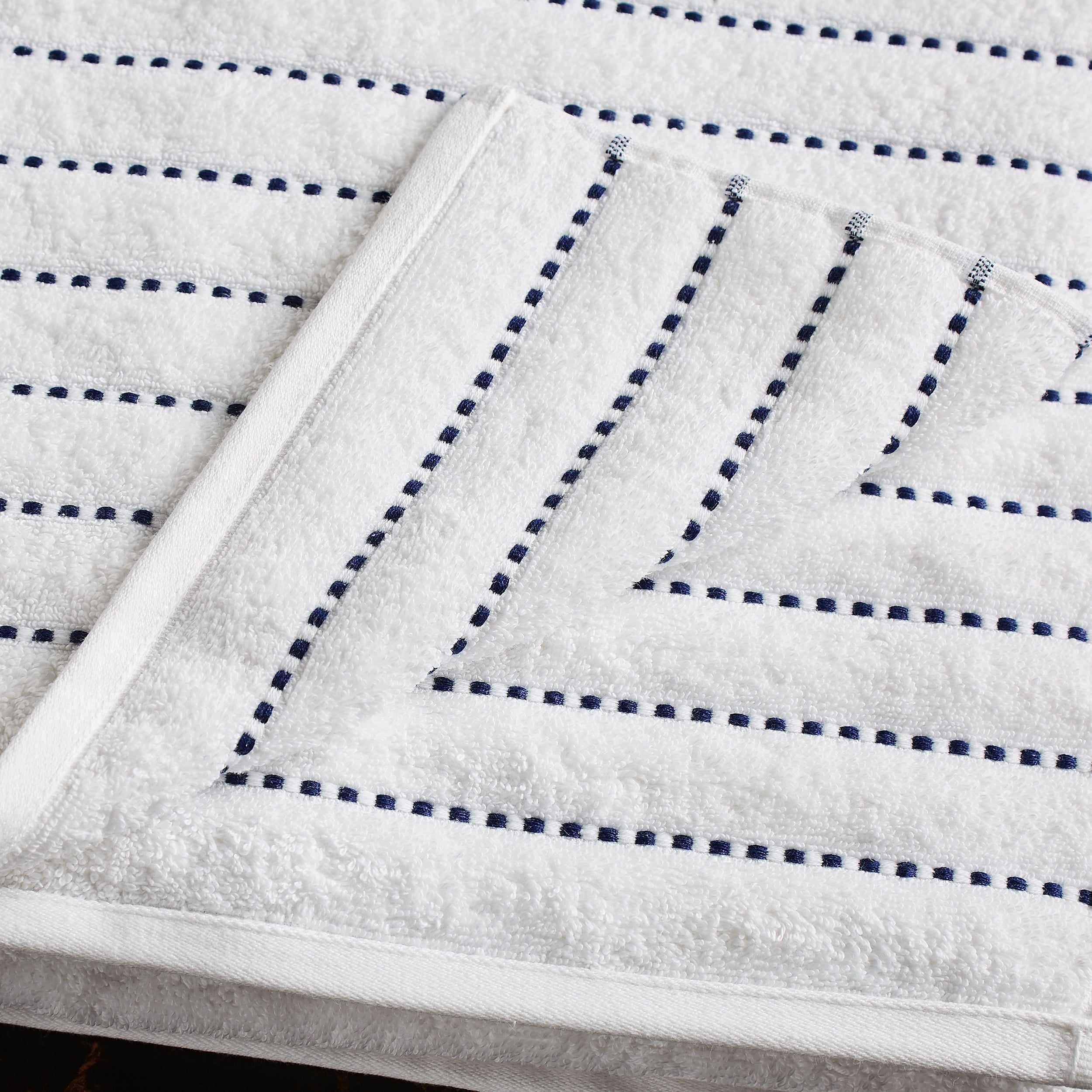Organic Cotton Wave Plush Striped 16-Piece Bath Towel Set - Soft & Absorbent for Spa, Beach & Luxury Home Use