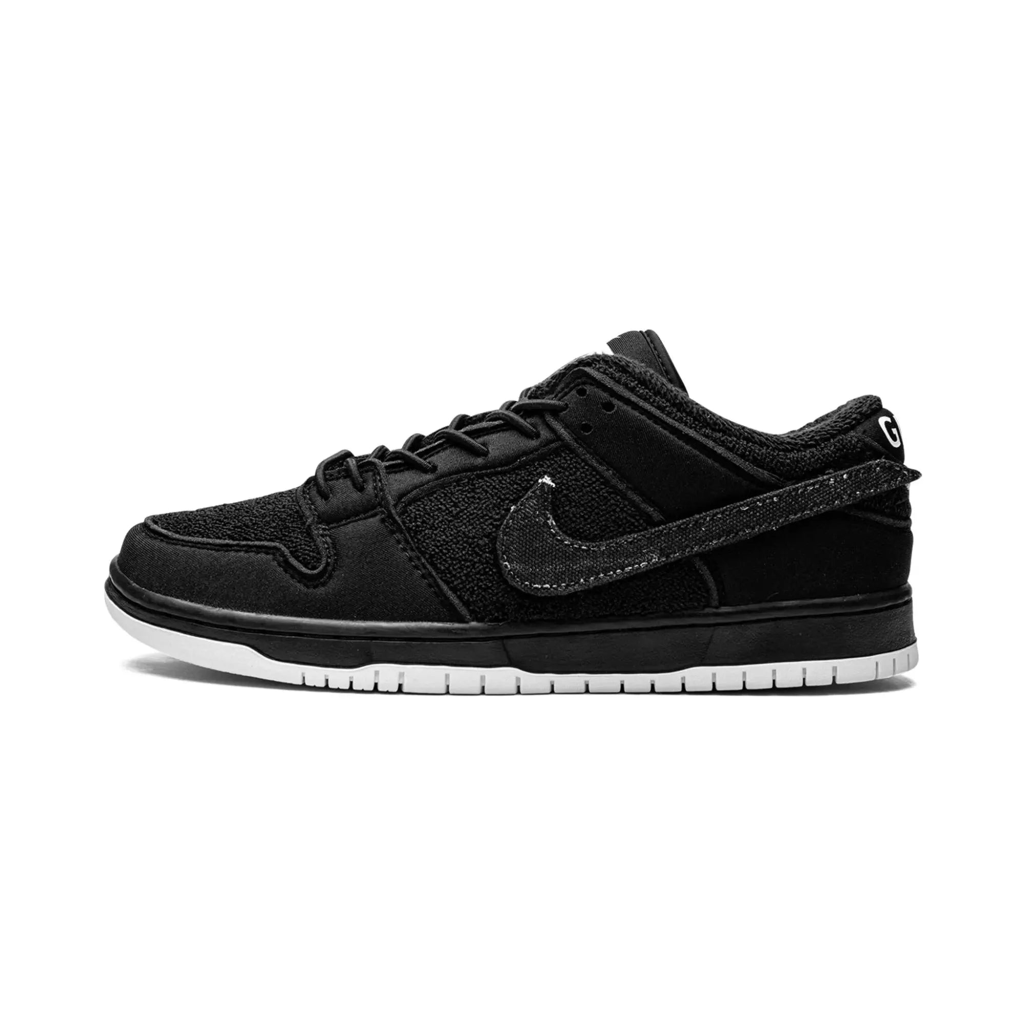 Nike SB Dunk Low Gnarhunters Skateboarding Shoes - Men's Casual Sneakers for Streetwear & Skateboarding