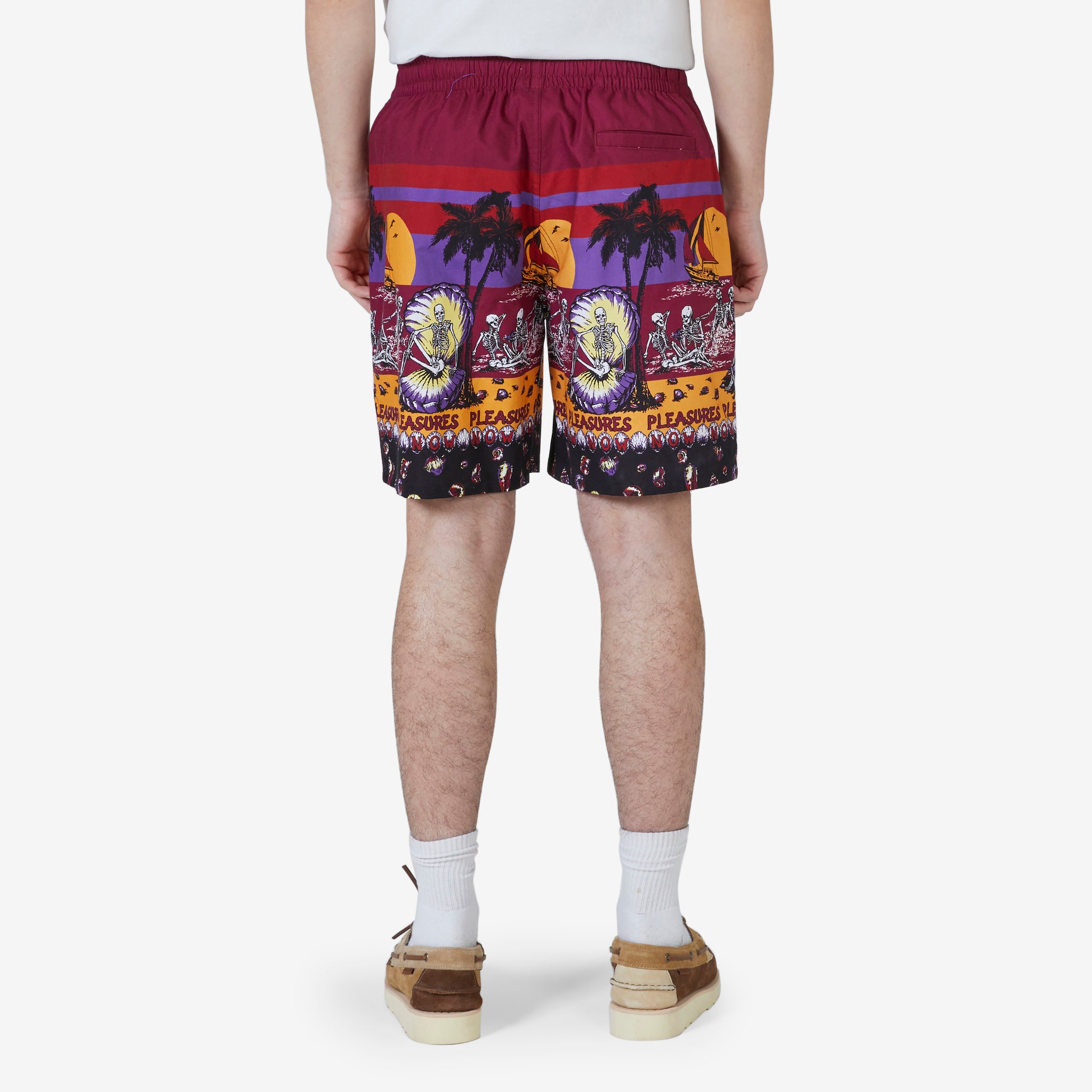 Stylish Burgundy Beach Shorts for Men - Comfortable Swim Trunks with Quick-Dry Fabric - Perfect for Swimming, Surfing, and Summer Vacations