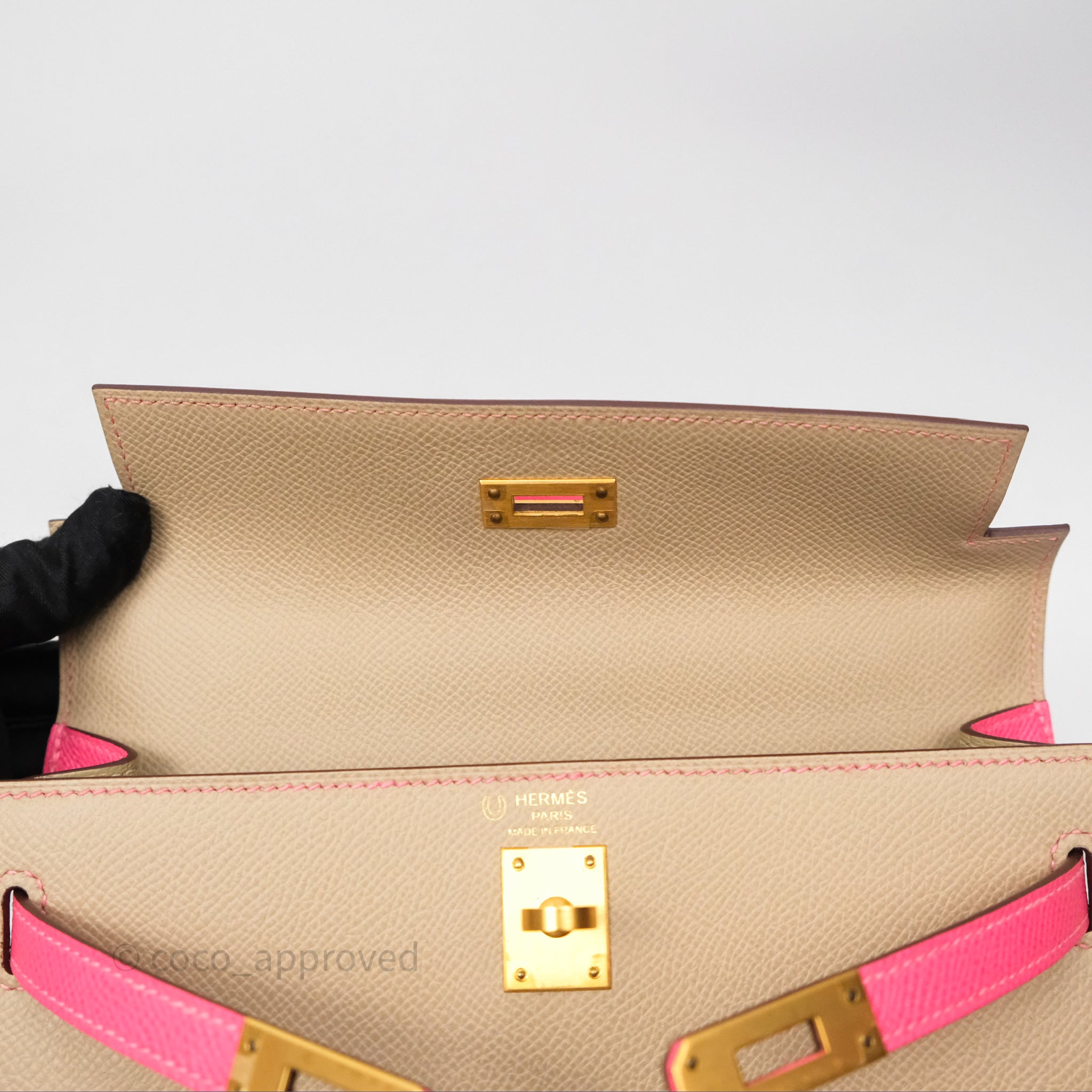 Authentic Hermès Kelly 25 Sellier Bag - Epsom Leather in Beige/Pink with Gold Hardware | Luxury Handbag for Women | Perfect for Work, Parties & Special Occasions