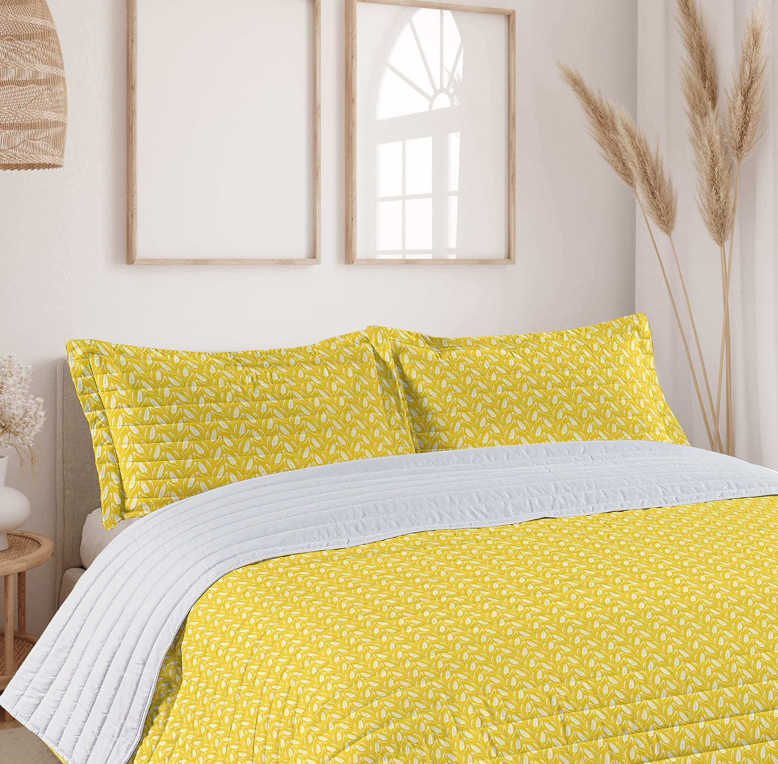 Ambesonne Yellow and White Microfiber Bedspread Set - Queen Size Soft Bedding with Pillow Shams & Comforter, Wheat Ear Silhouette Design in Earthy Tones | Perfect for Farmhouse, Rustic or Country Style Bedrooms