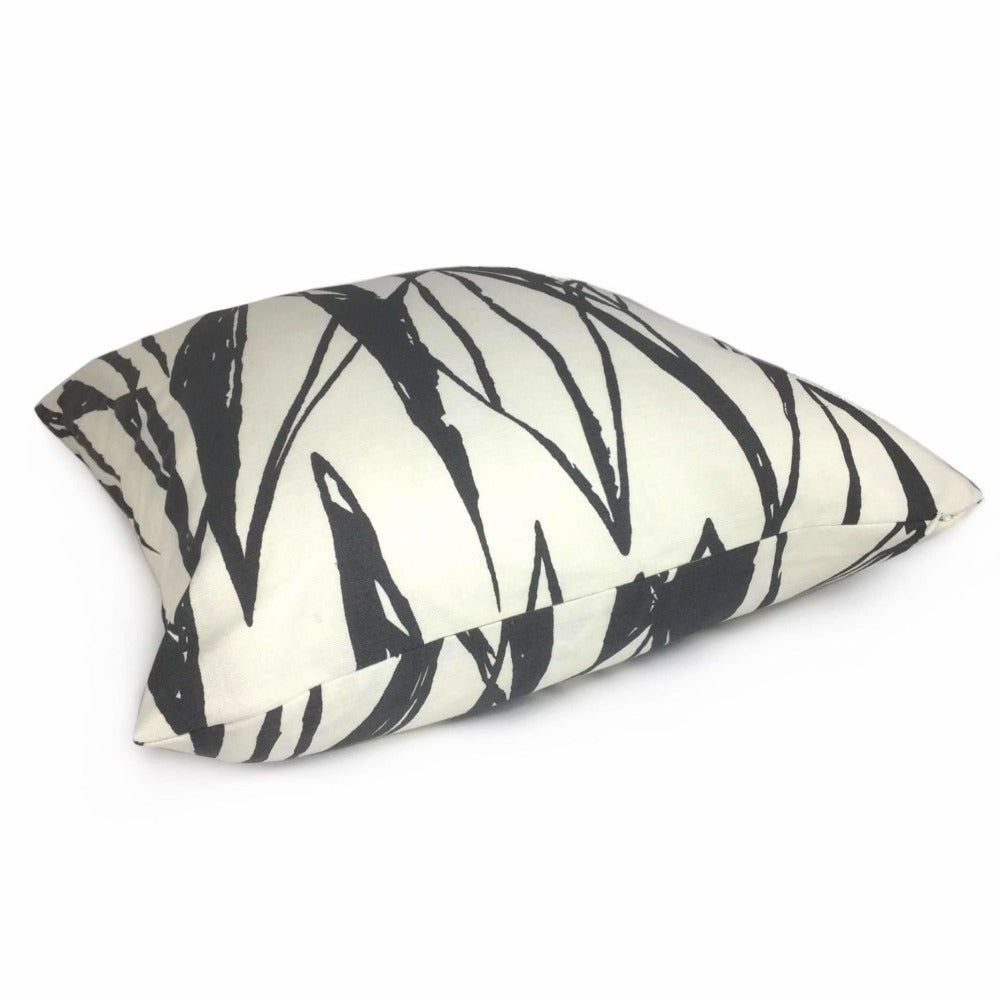 Modern Black and White Cotton Pillow Cover - Geometric Line Print - Perfect for Living Room, Bedroom, and Home Decor