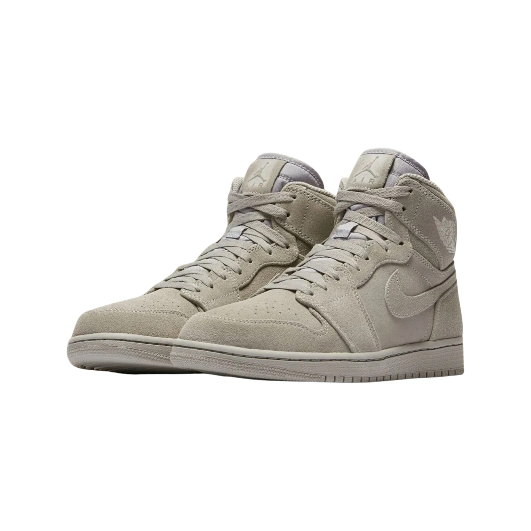 Air Jordan 1 Retro High OG Wolf Grey Suede Men's Basketball Shoes - Perfect for Streetwear Fashion & Sneaker Collectors