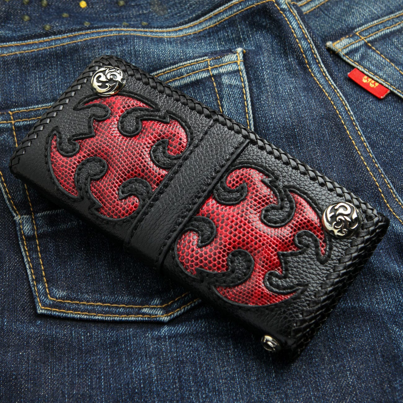 Red Scorpion Design Genuine Leather Tri-Fold Biker Wallet for Men - RFID Blocking Slim Wallet with ID Window & Card Slots - Perfect for Motorcycle Riders & Everyday Use