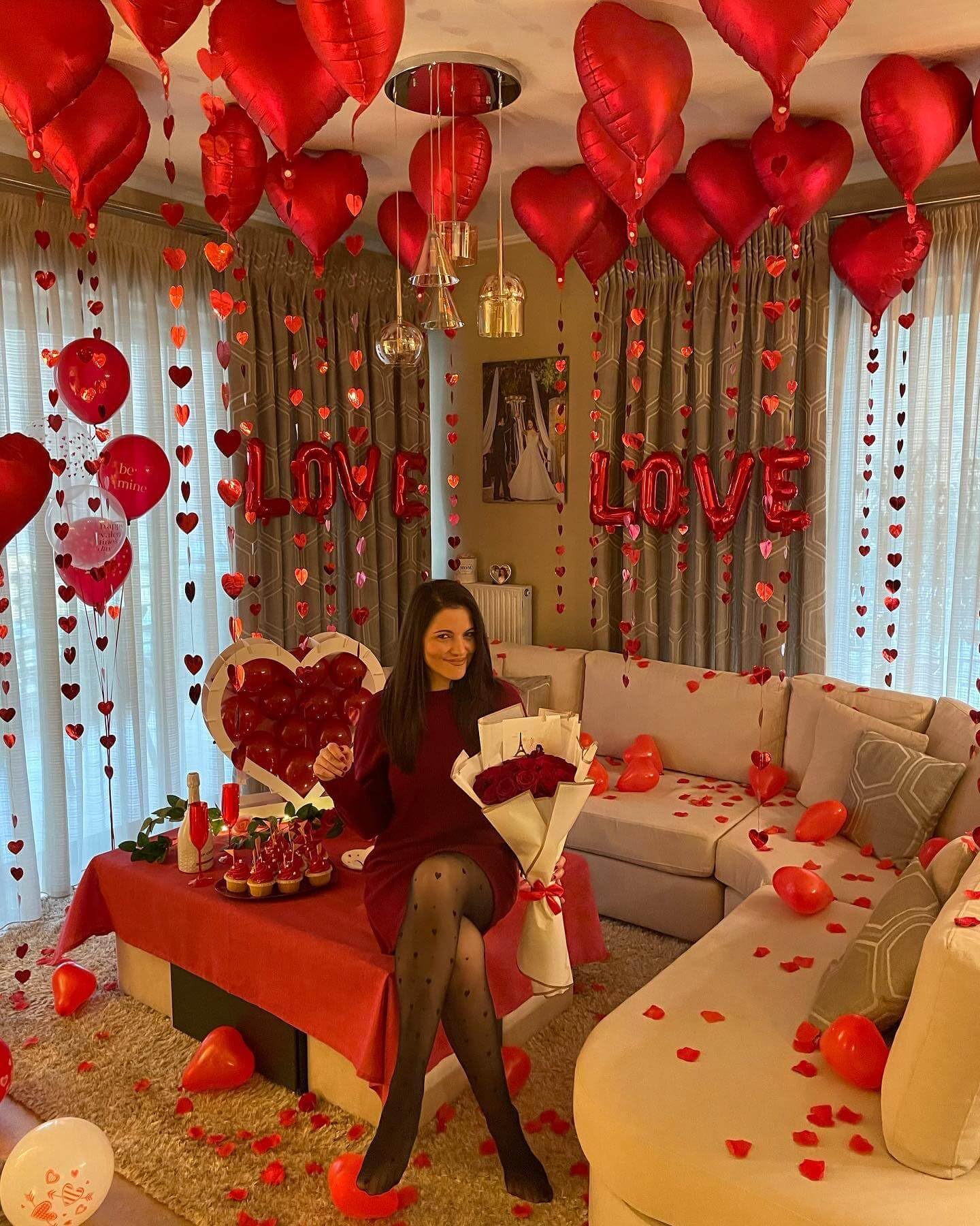 Red Heart Shaped Balloons - I LOVE YOU Valentine's Day Balloons for Wedding, Bridal Shower & Party Decorations - Perfect for Romantic Proposals, Anniversary Celebrations and Couple Photos