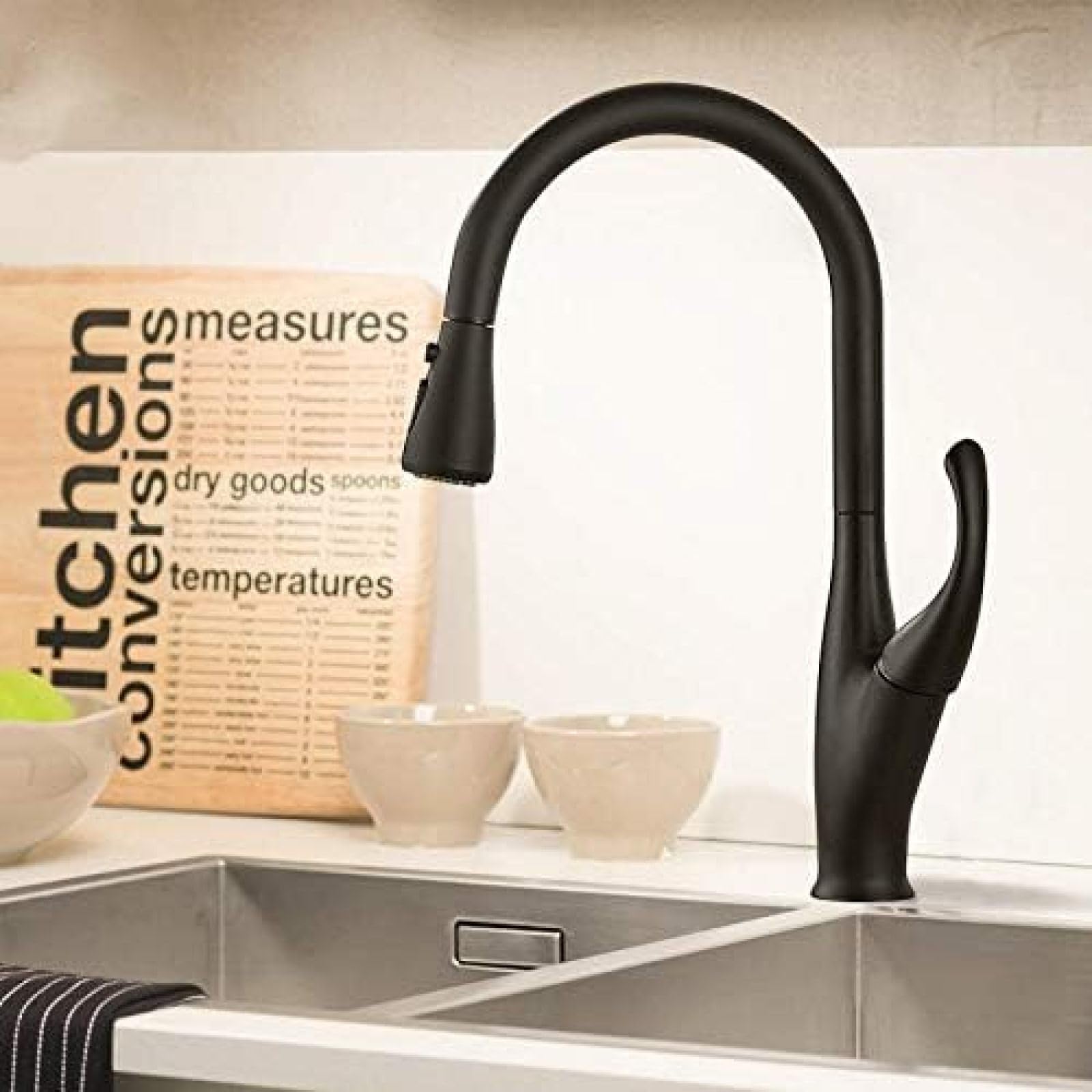 CRJUS Matte Black Single Handle Pull Out Kitchen Faucet with 360° Rotation | Hot & Cold Water Mixer Tap for Modern Kitchen Sinks