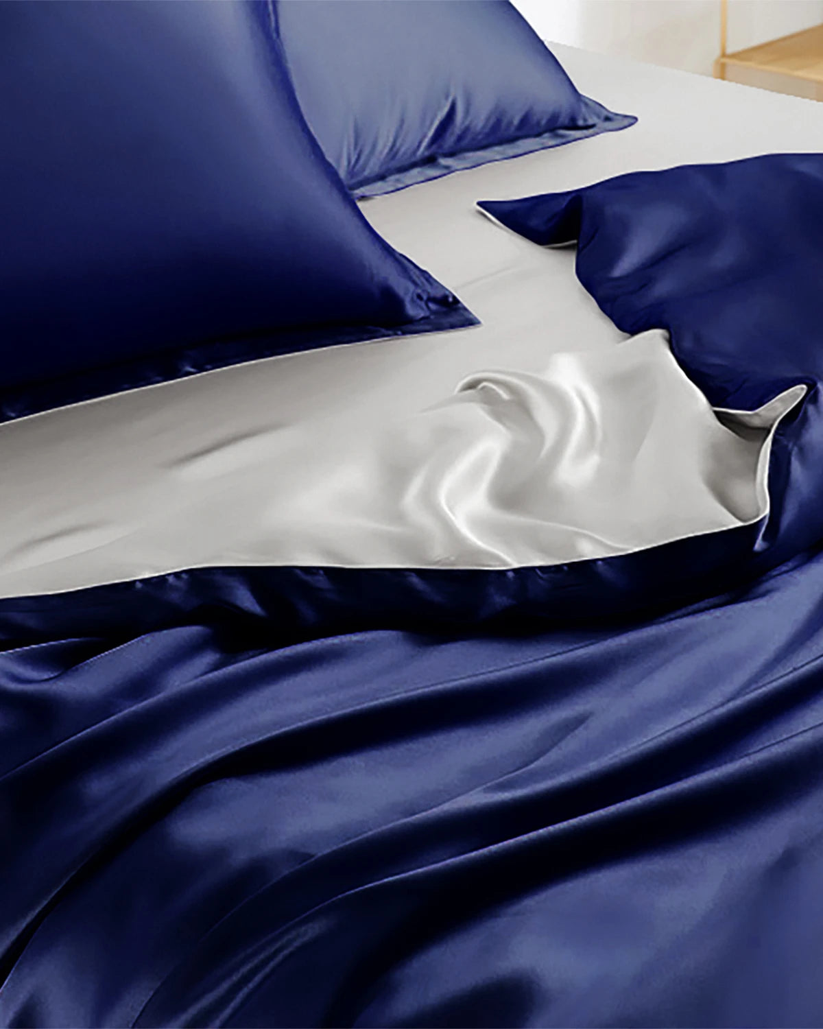 22 Momme Two-Tone Silk Bedding Set 4-Piece - Queen Size Luxury Silk Sheets for a Comfortable & Elegant Bedroom