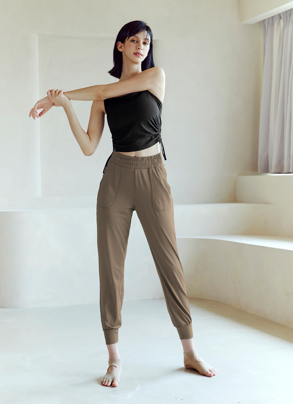 Medium Feather In Band Jogger Pants - Women's Lightweight Athletic Lounge Pants for Yoga, Running & Casual Wear