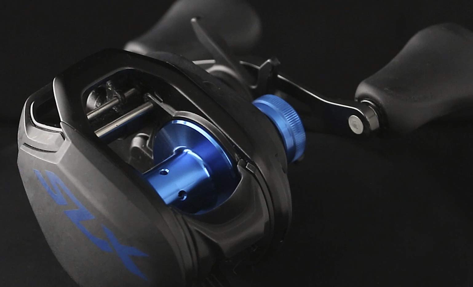 Shimano SLX Baitcasting Reels - High Performance Fishing Reel for Bass, Walleye & Saltwater - Smooth Drag System & Durable Design for Freshwater & Saltwater Fishing