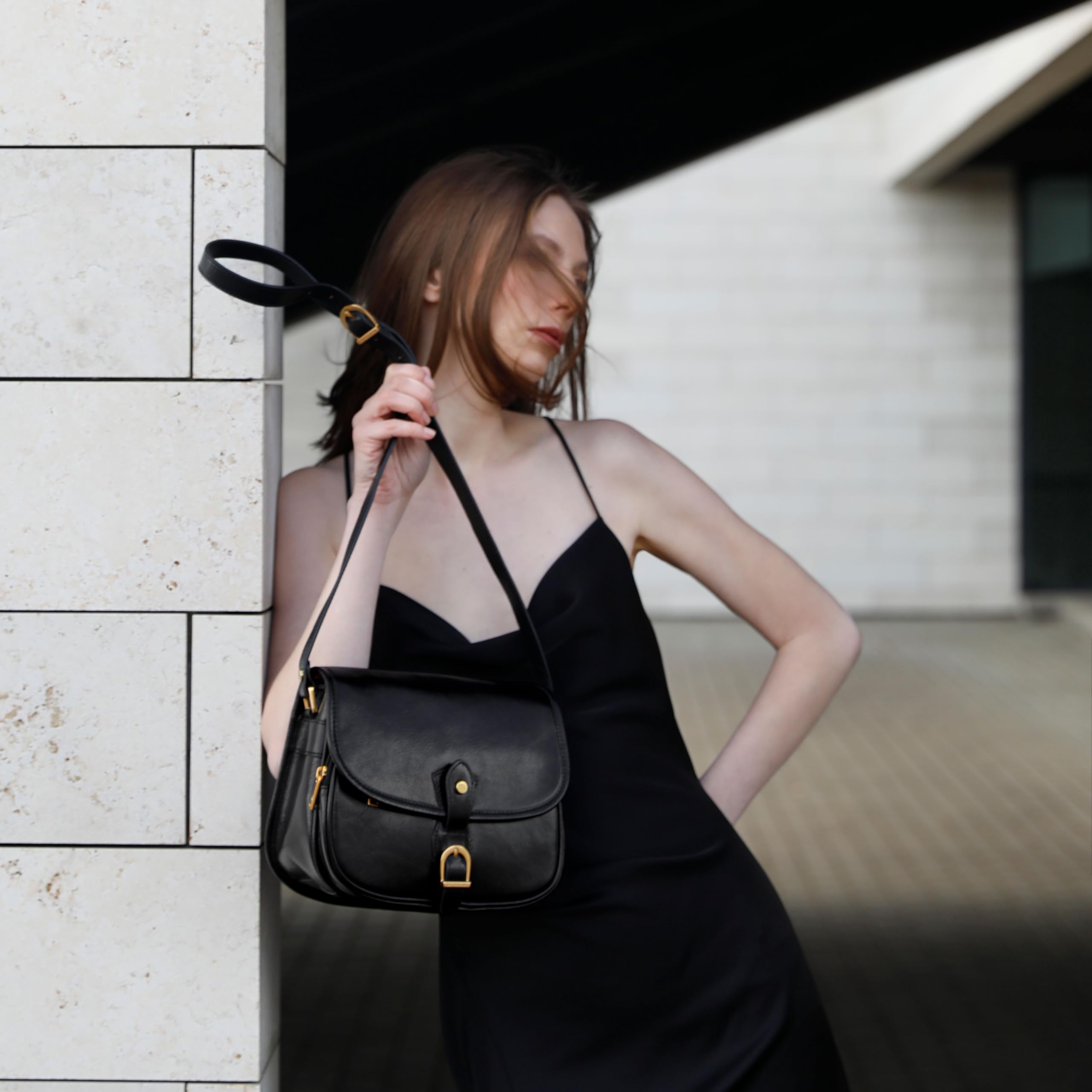 Women's Leather Crossbody Bag - Durable & Stylish for Daily Use