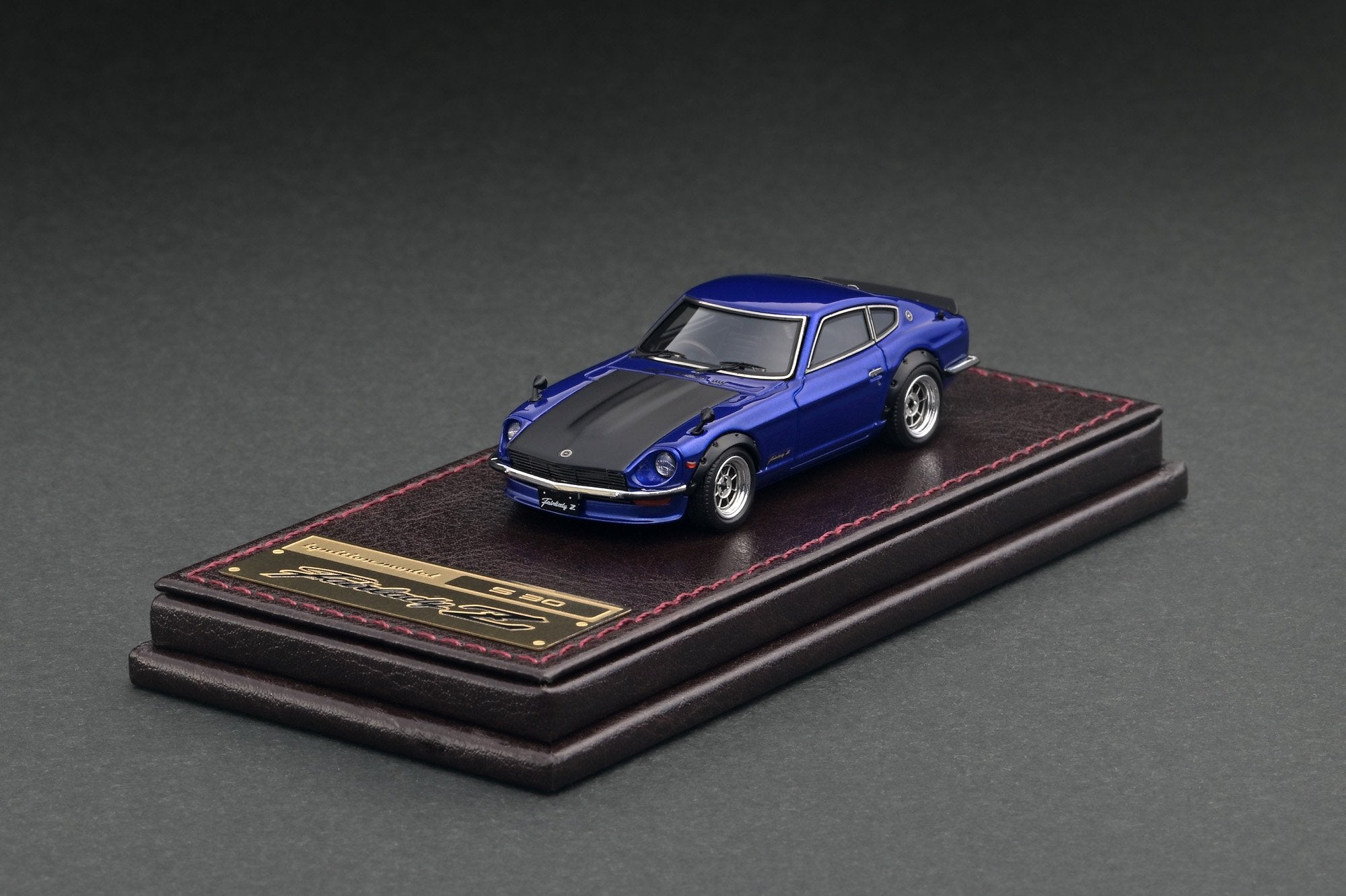 1:64 Scale Nissan Fairlady Z (S30) Diecast Model Car - Blue with Black Hood - Collectible Miniature for Display, Racing Games & Car Enthusiasts