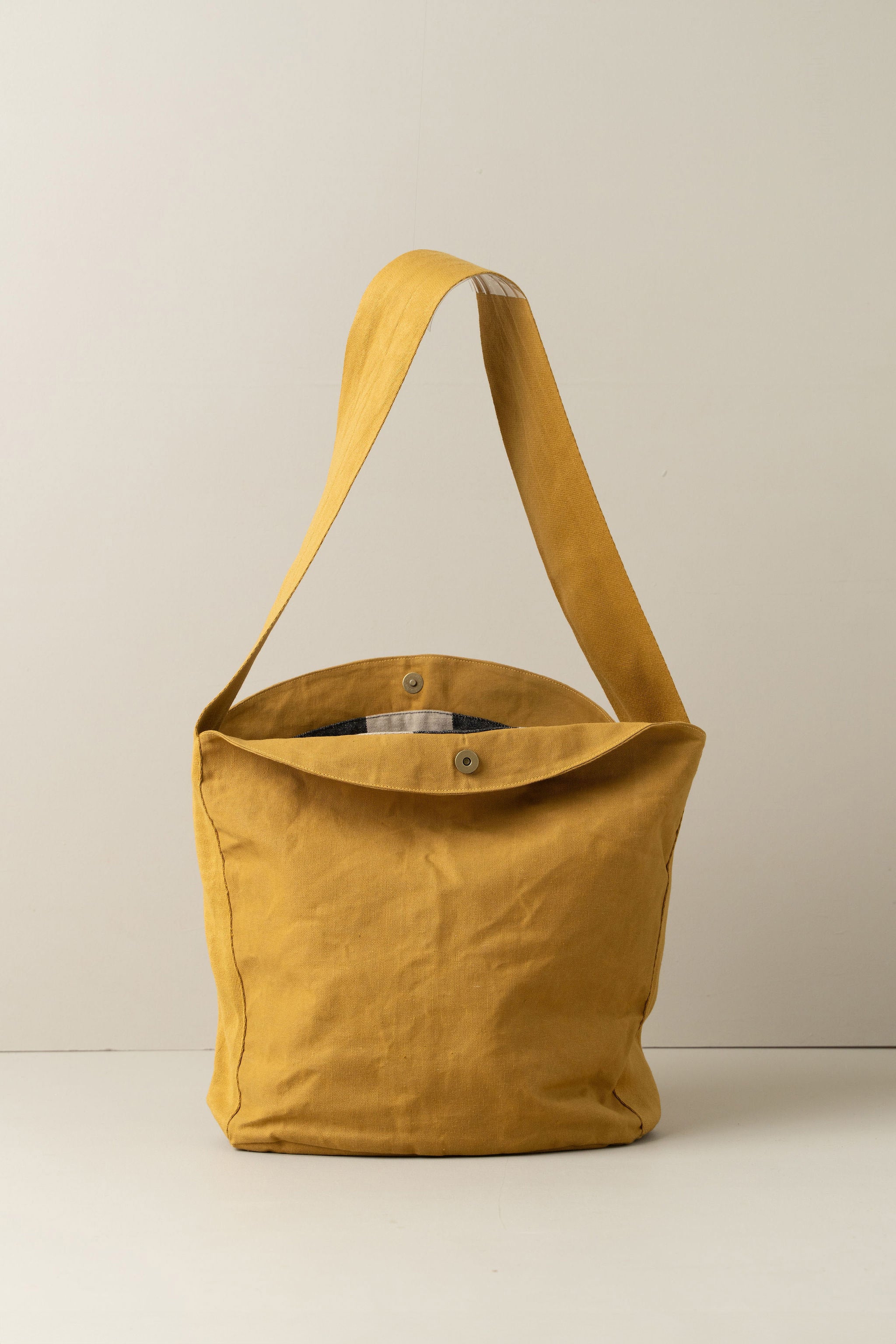 Stylish Waterproof Tote Bag with Matching Beach Towel - Perfect for Travel, Beach Trips, and Summer Vacations | Lightweight & Durable for Outdoor Adventures