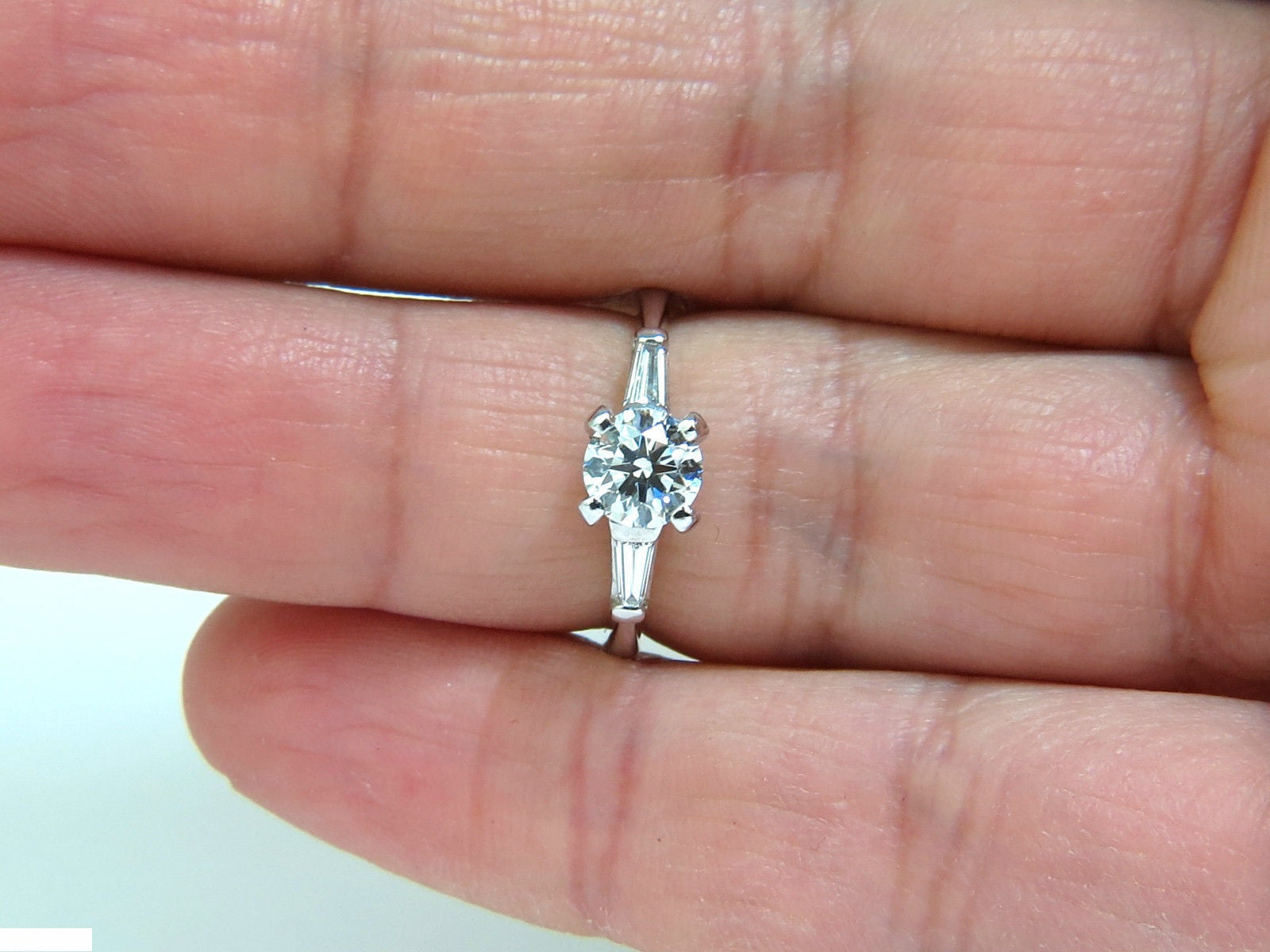 1.04CT GIA Certified Ideal Cut Round Brilliant Diamond Ring in Platinum - G/VS2 Clarity for Engagement, Wedding & Anniversary Gifts
