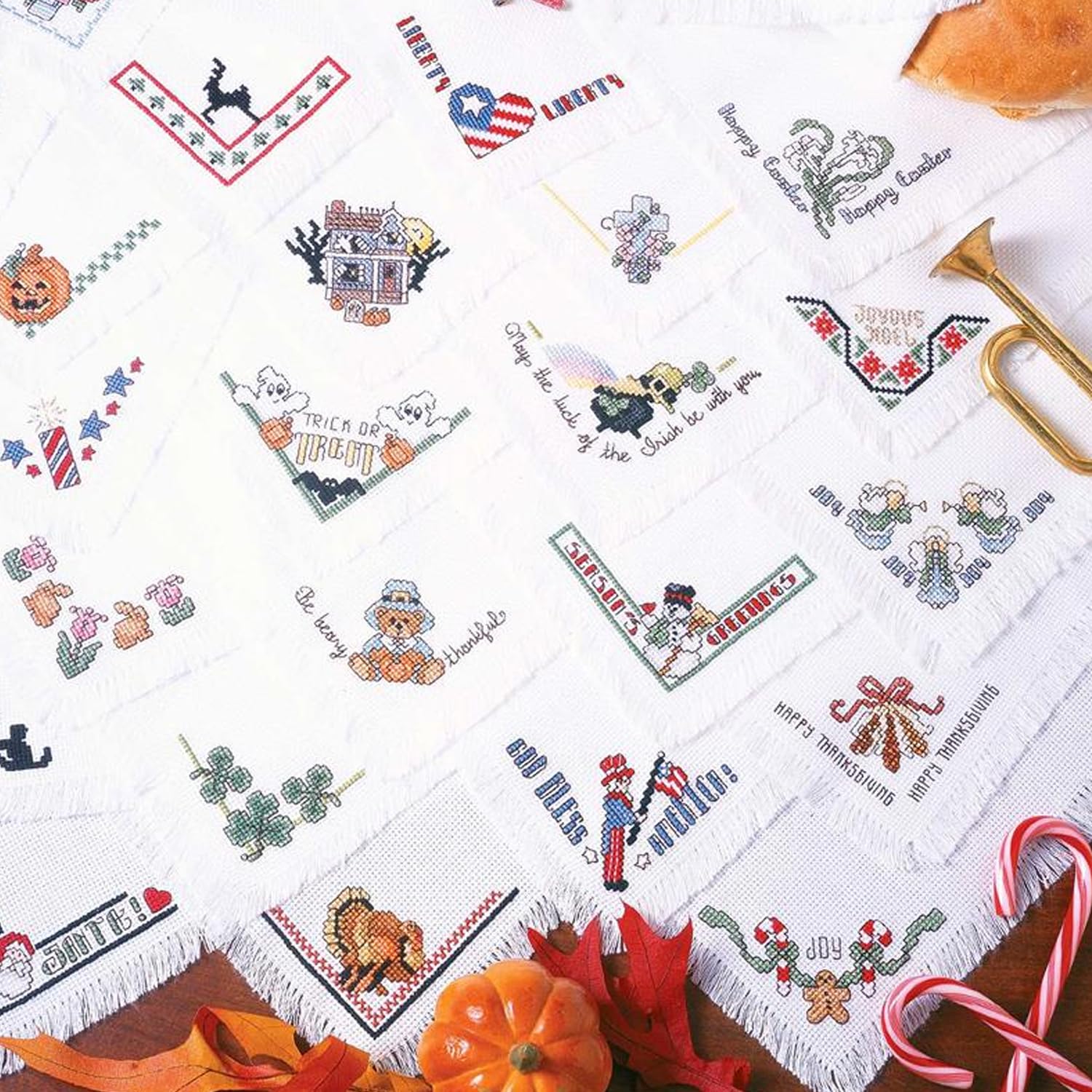 Leisure Arts 25-Pack Holiday Bread Cloths Set (LA-4848) - Perfect for Christmas Baking, Gift Wrapping & Kitchen Decor