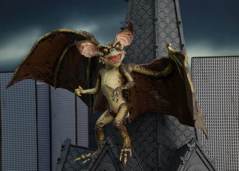 NECA Gremlins 2 Bat Gremlin Deluxe Action Figure - Collectible Movie Character Toy for Horror Fans & Pop Culture Enthusiasts | Perfect for Display, Gifts, and Halloween Decor