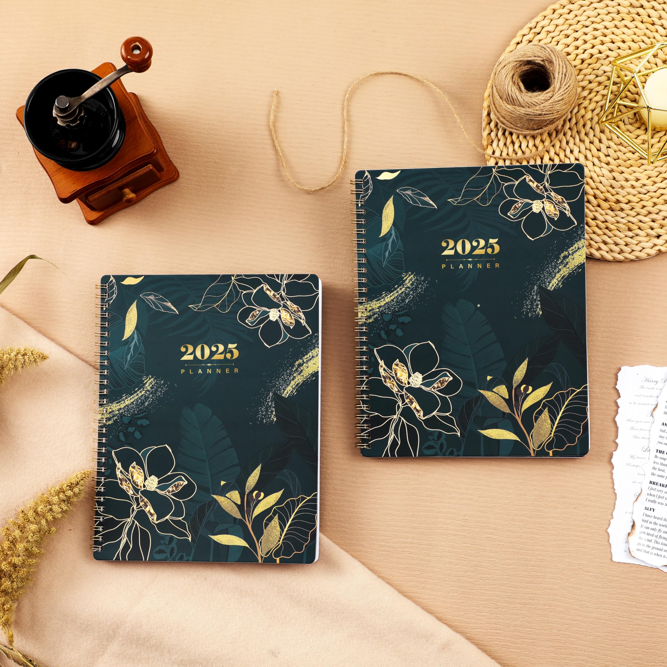 2025 Weekly & Monthly Planner - January to December 2025 Calendar Organizer, 7.6