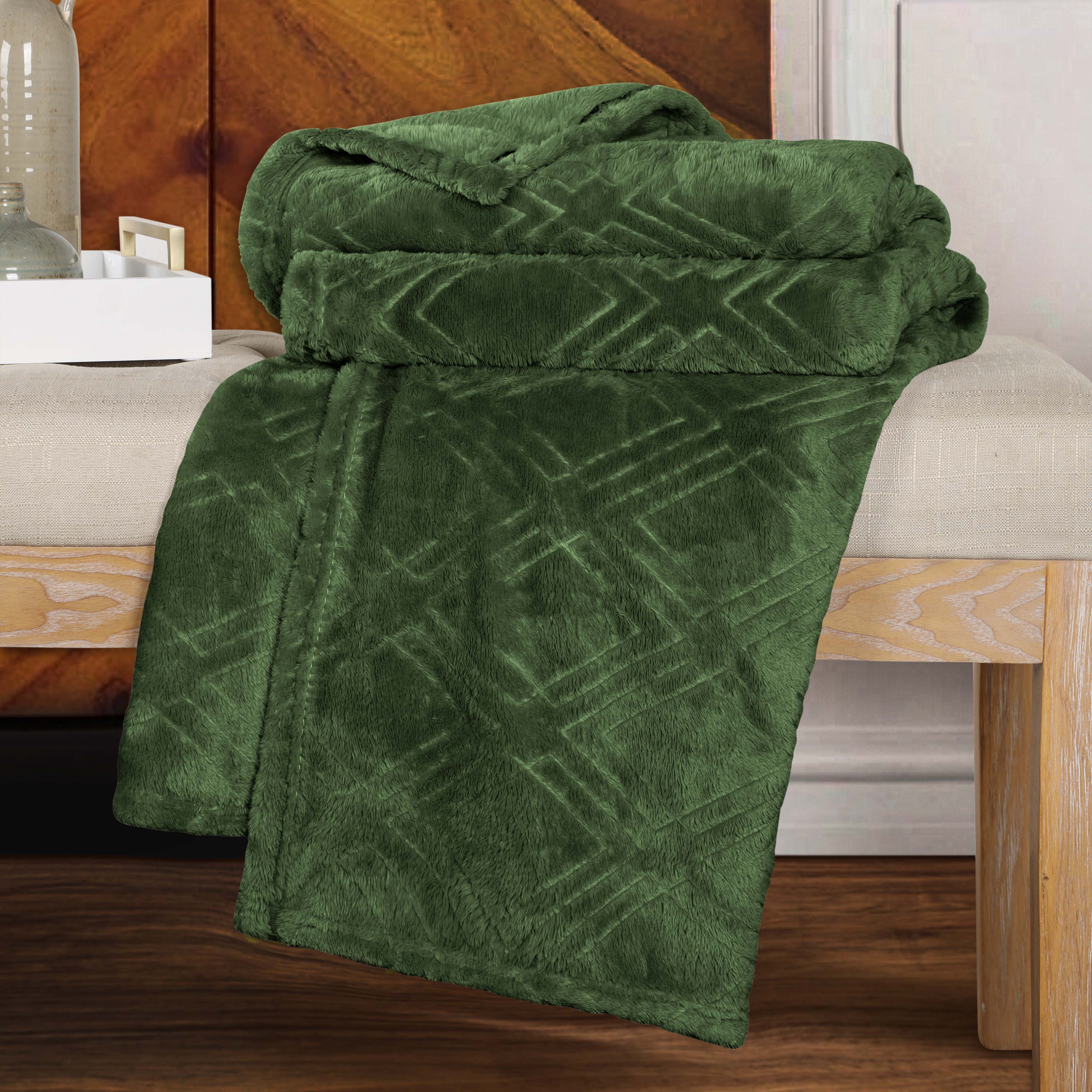 Premium Alaska Diamond Plush Fleece Blanket - Ultra Soft & Cozy Throw for Bed, Sofa, and Travel - Warm Winter Blanket for Home, Office, and Camping