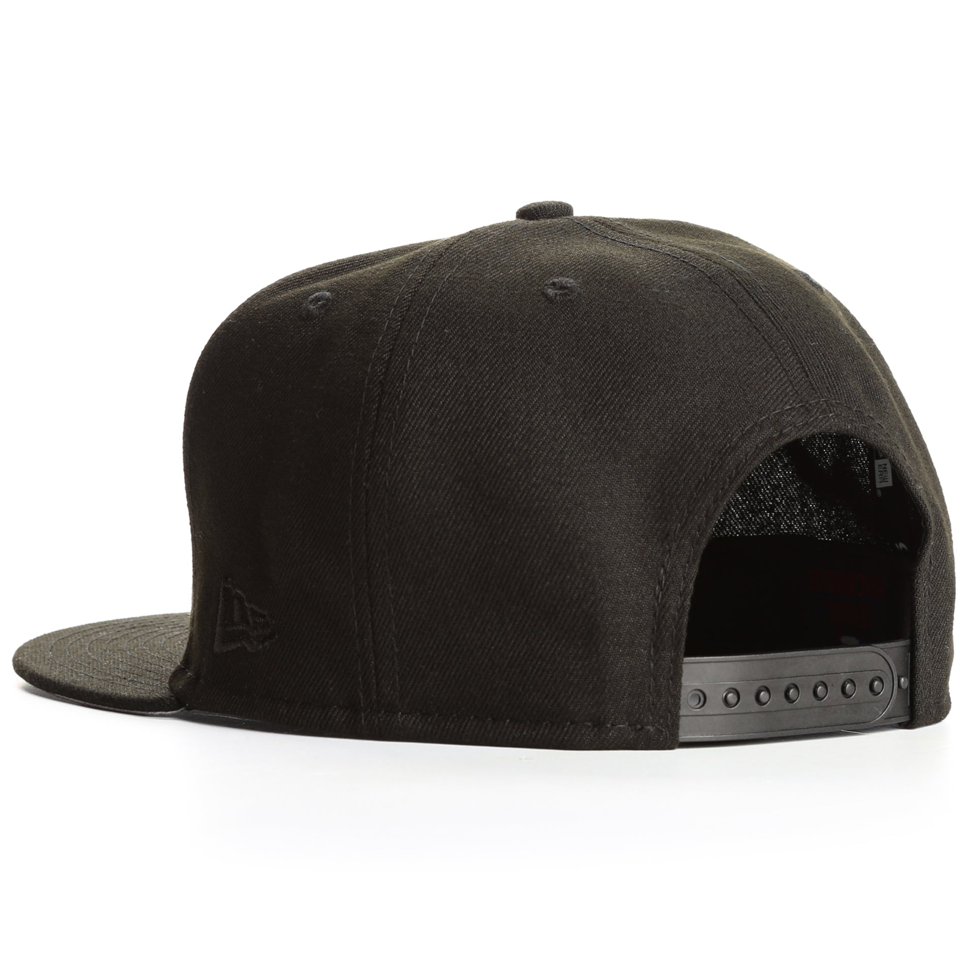 New Era 9Fifty Chicago White Sox Basic Snapback Hat - Blackout - Official MLB Baseball Cap for Men & Women - Perfect for Games, Streetwear & Casual Outfits