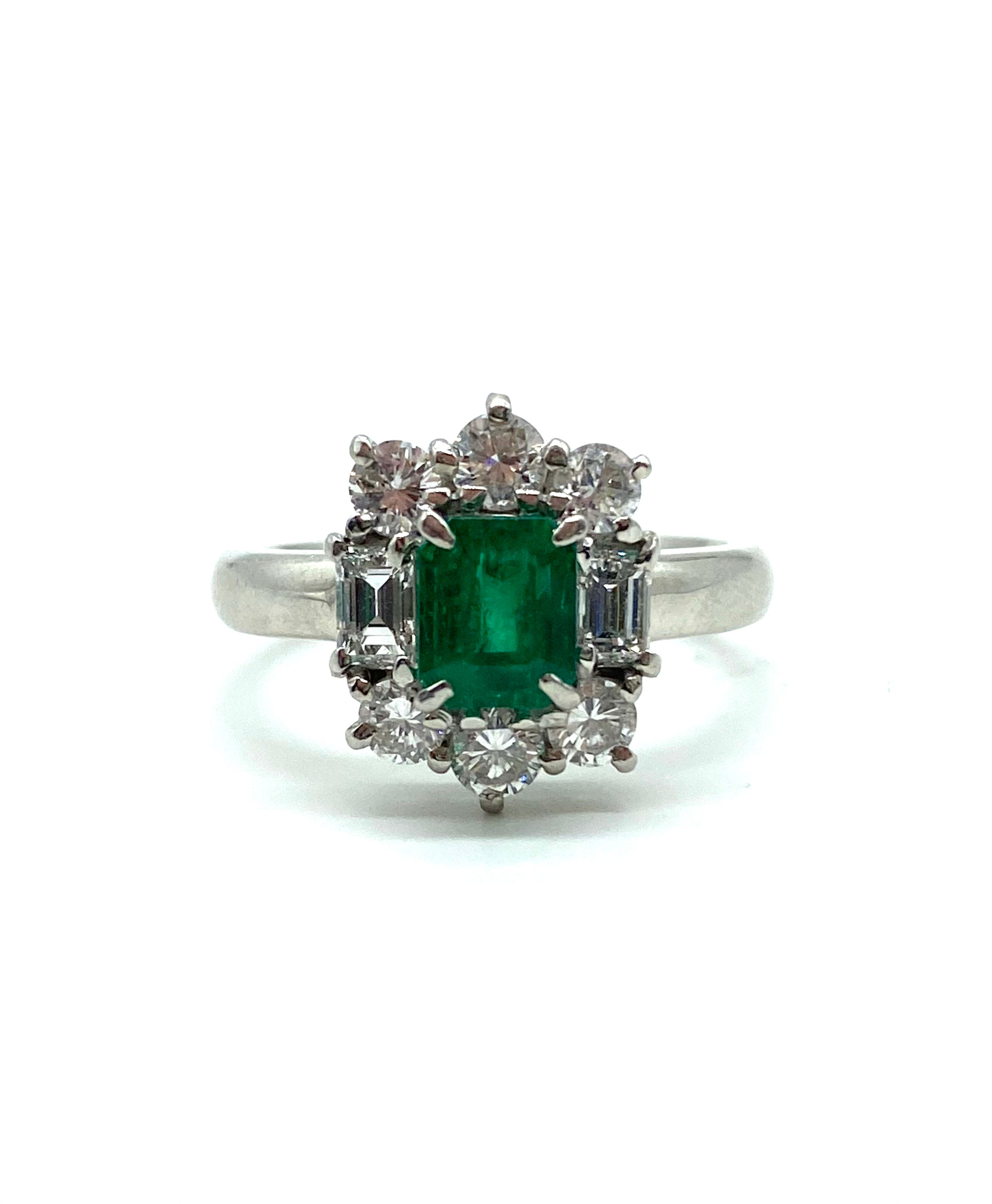 Exquisite Emerald and Diamond Halo Engagement Ring | 14K Gold Wedding Band | Perfect for Proposals, Anniversaries & Special Occasions