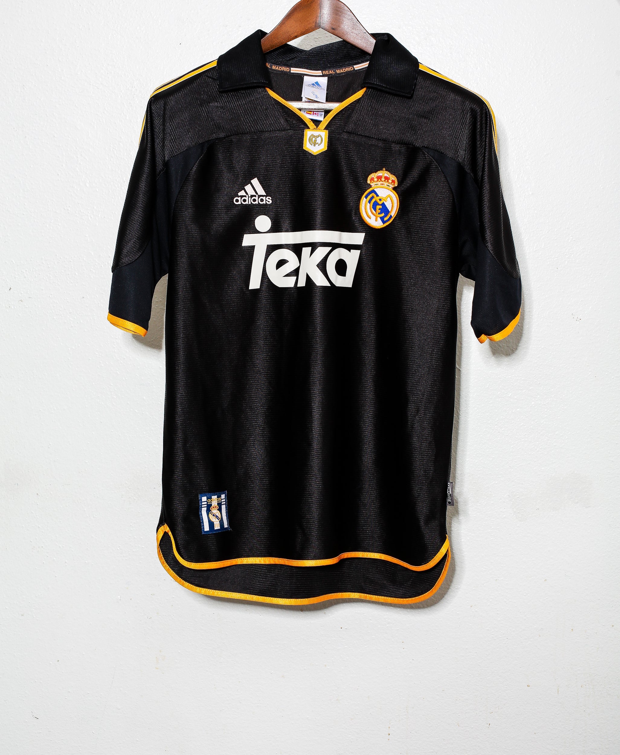 Authentic Real Madrid Third Jersey #6 Redondo (Large) - Official Football Shirt for Fans & Collectors - Perfect for Matchdays, Gifts & Soccer Enthusiasts