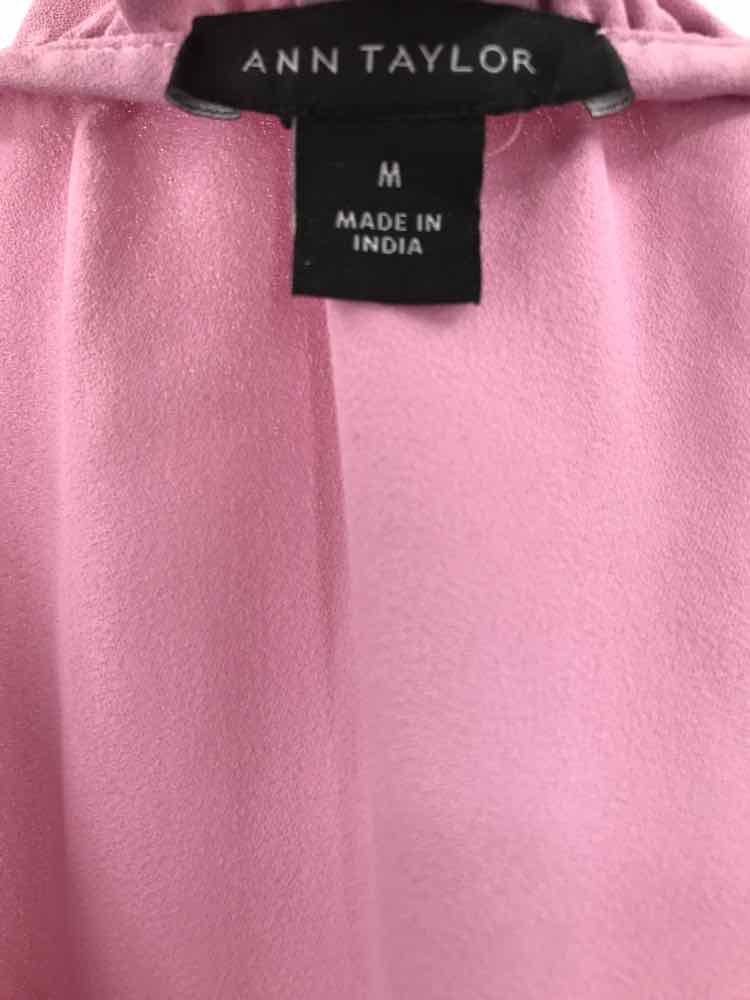 Pre-Owned Ann Taylor Pink Blouse Women's Size Medium - Perfect for Work, Casual Wear & Special Occasions