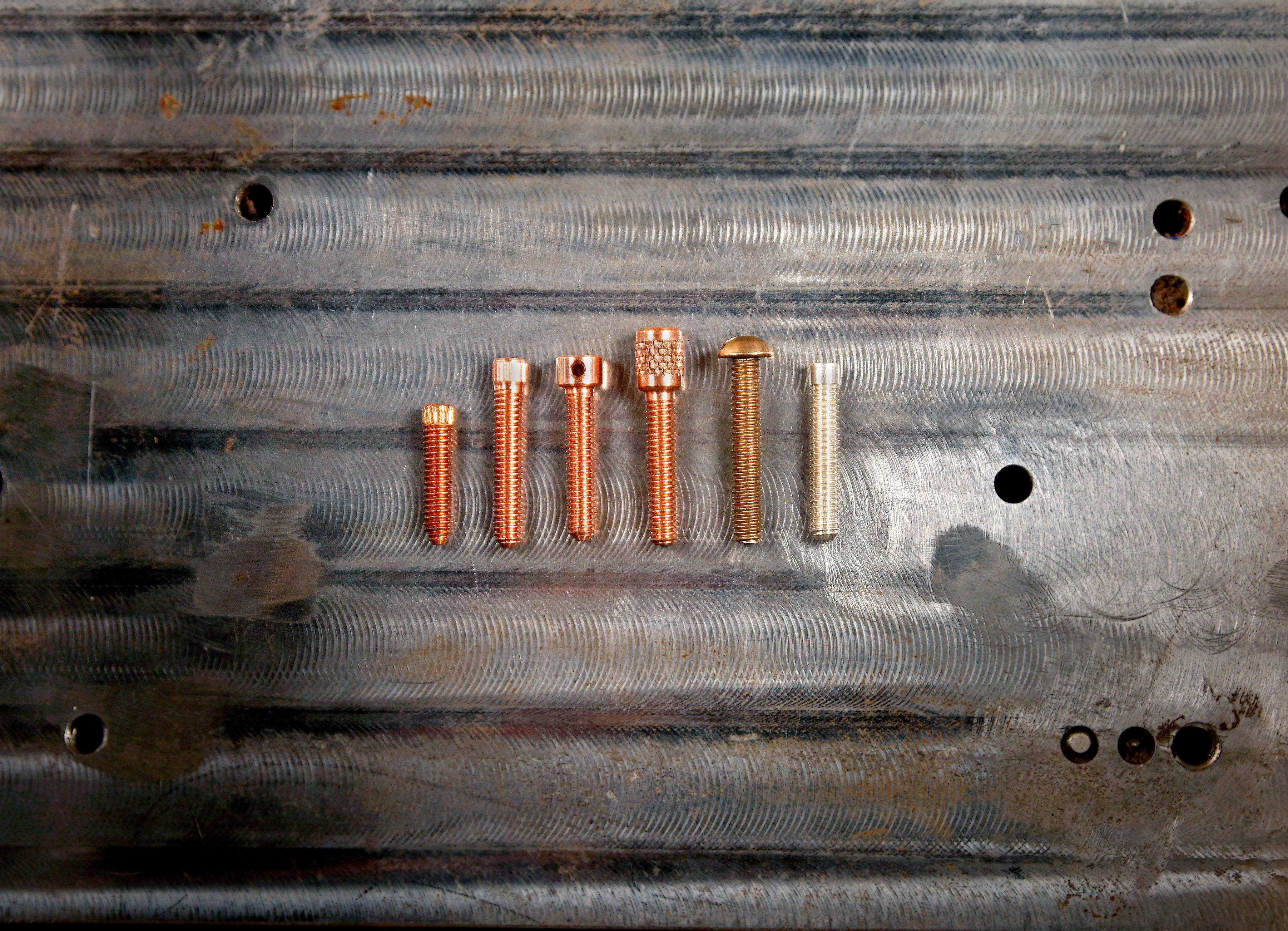 High-Quality Contact Screws for Electronics & Appliances - Durable Fasteners for DIY Repairs & Industrial Use