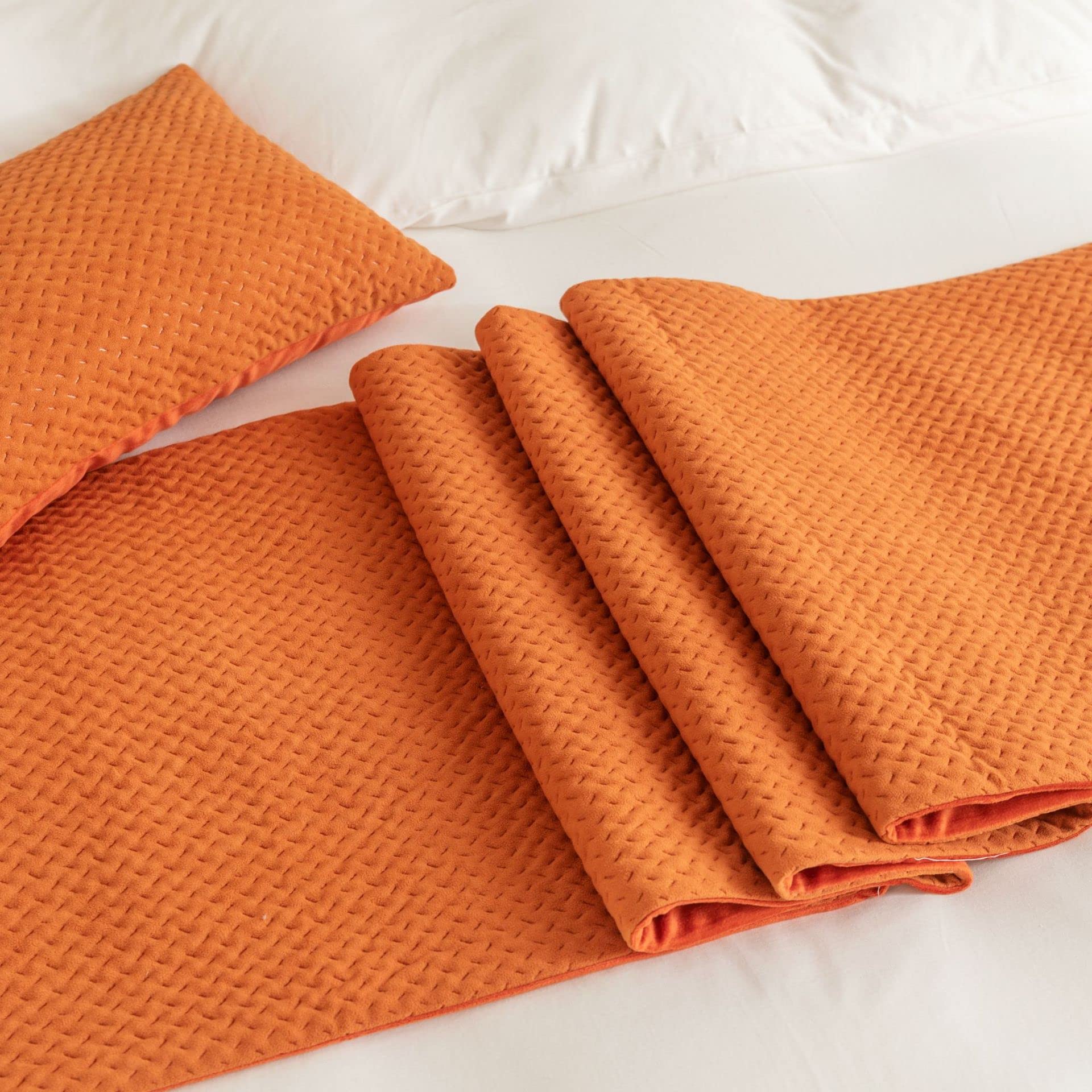 Luxury Velvet Bed Runner for King, Queen & Twin Beds - Striped Decorative Bed Throw, Foot of Bed Cover & Table Scarf - Perfect for Hotels, Weddings & Home Decor