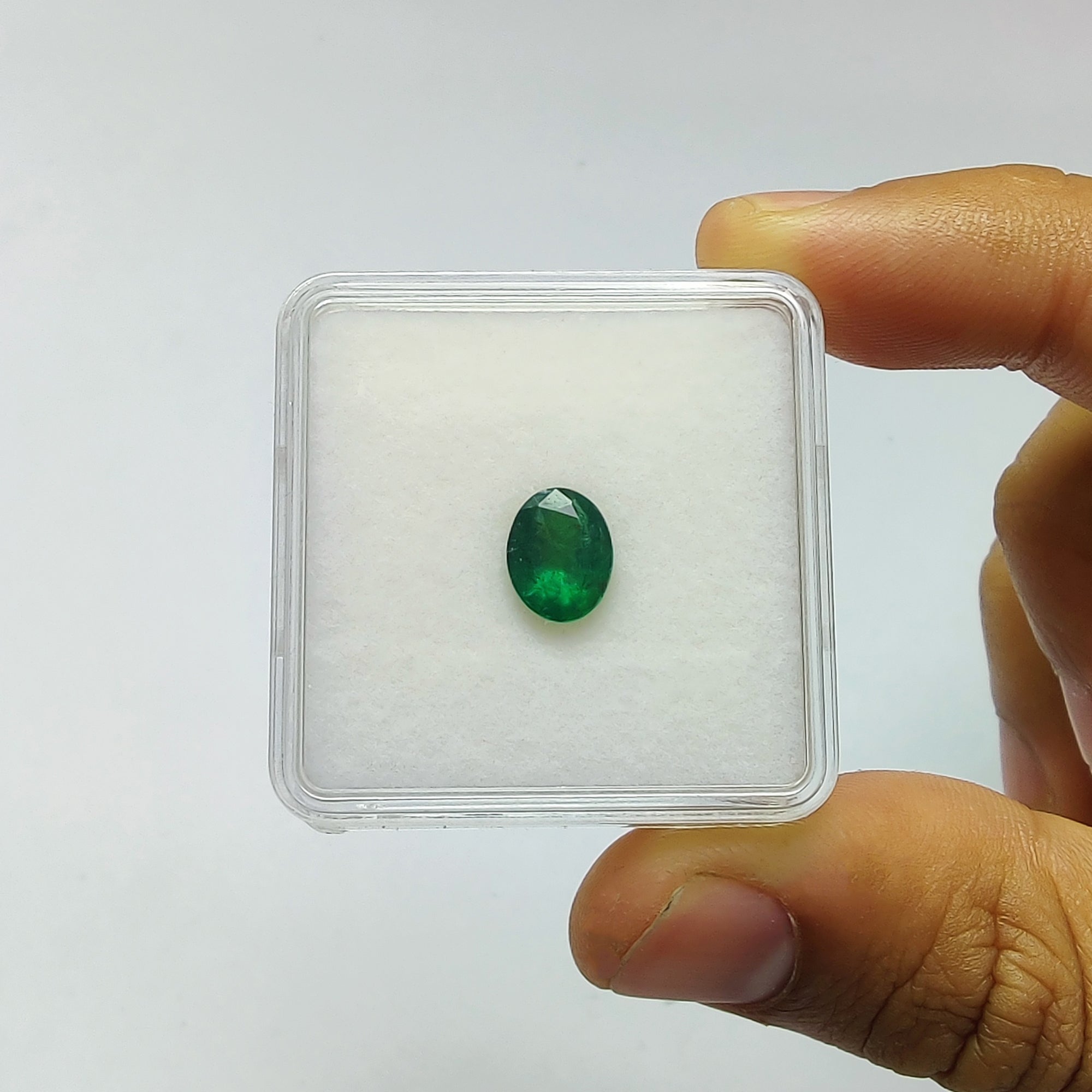 1.85cts Natural Untreated Green Emerald Gemstone - Oval Cut 9x7mm for Jewelry Making, Engagement Rings & Luxury Gifts | Emerald Birthstone Collection