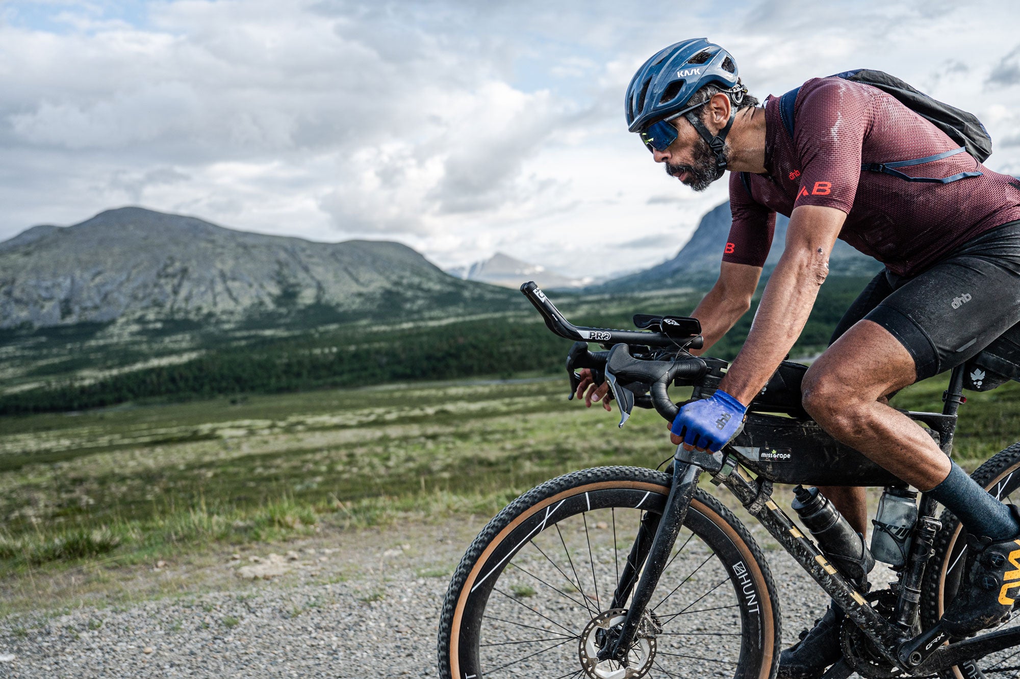 HUNT 42 Limitless Gravel Adventure Wheelset - Lightweight Carbon Bike Wheels for Off-Road Cycling & Bikepacking - Perfect for Trail Riding, Gravel Racing and All-Terrain Adventures