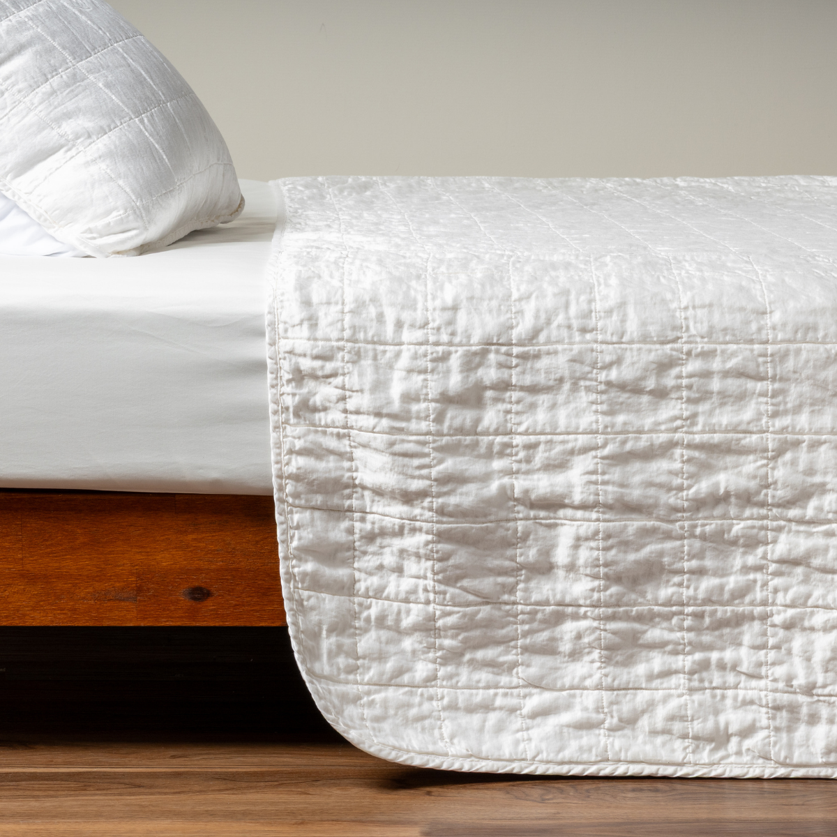 Sel Coverlet - Soft & Breathable Bedspread for All Seasons | Lightweight Quilted Blanket for Bedroom Decor, Guest Room & Cozy Home Styling