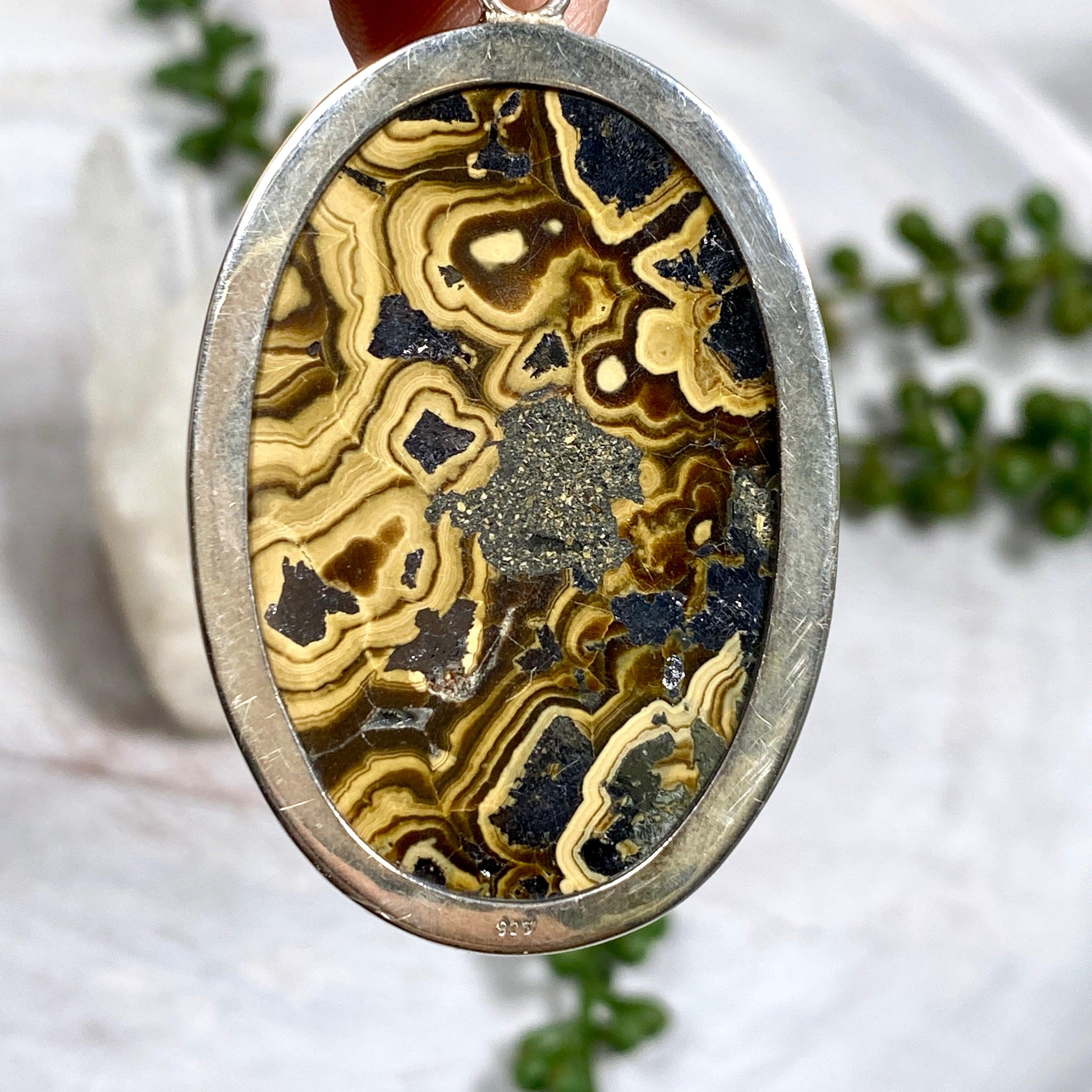 Oval Schalenblende Pendant Necklace KPGJ2195 - Elegant Gemstone Jewelry for Women, Perfect for Parties & Special Occasions