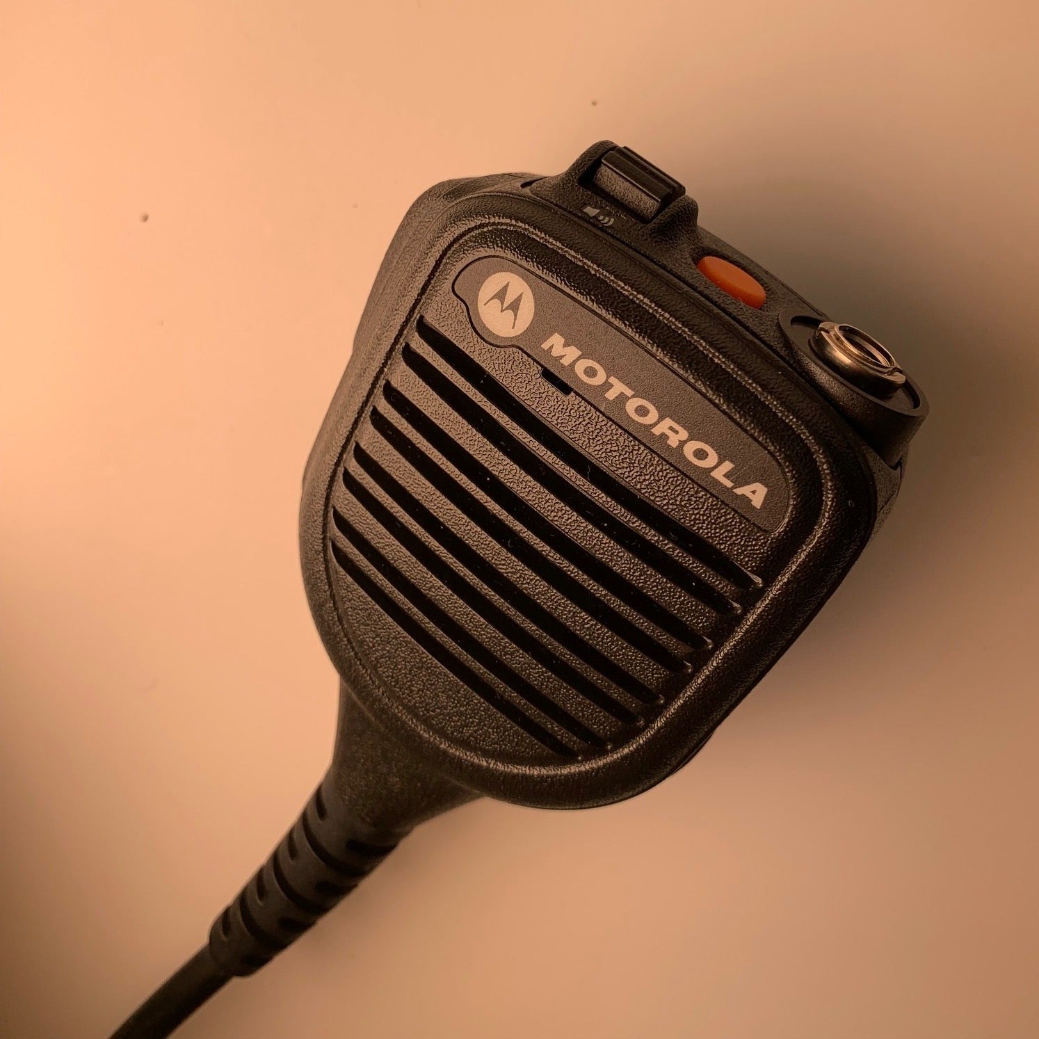 Motorola PMMN4061B Remote Speaker Microphone for Two-Way Radios - High-Quality Hands-Free Communication for Construction, Security & Outdoor Activities