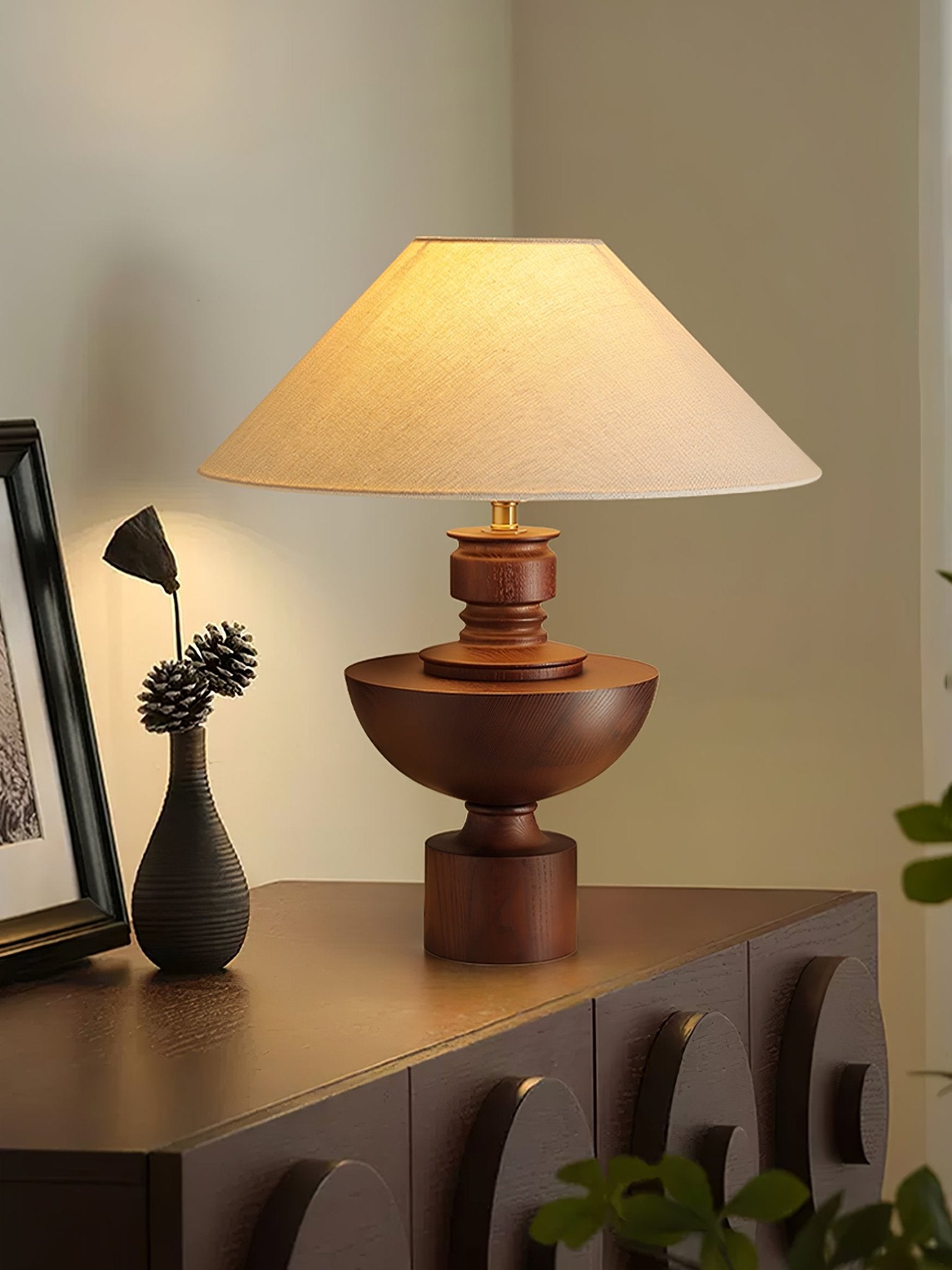 Helios Vase Table Lamp - Modern Decorative Lighting for Living Room, Bedroom & Office - Elegant Home Decor Accent Piece