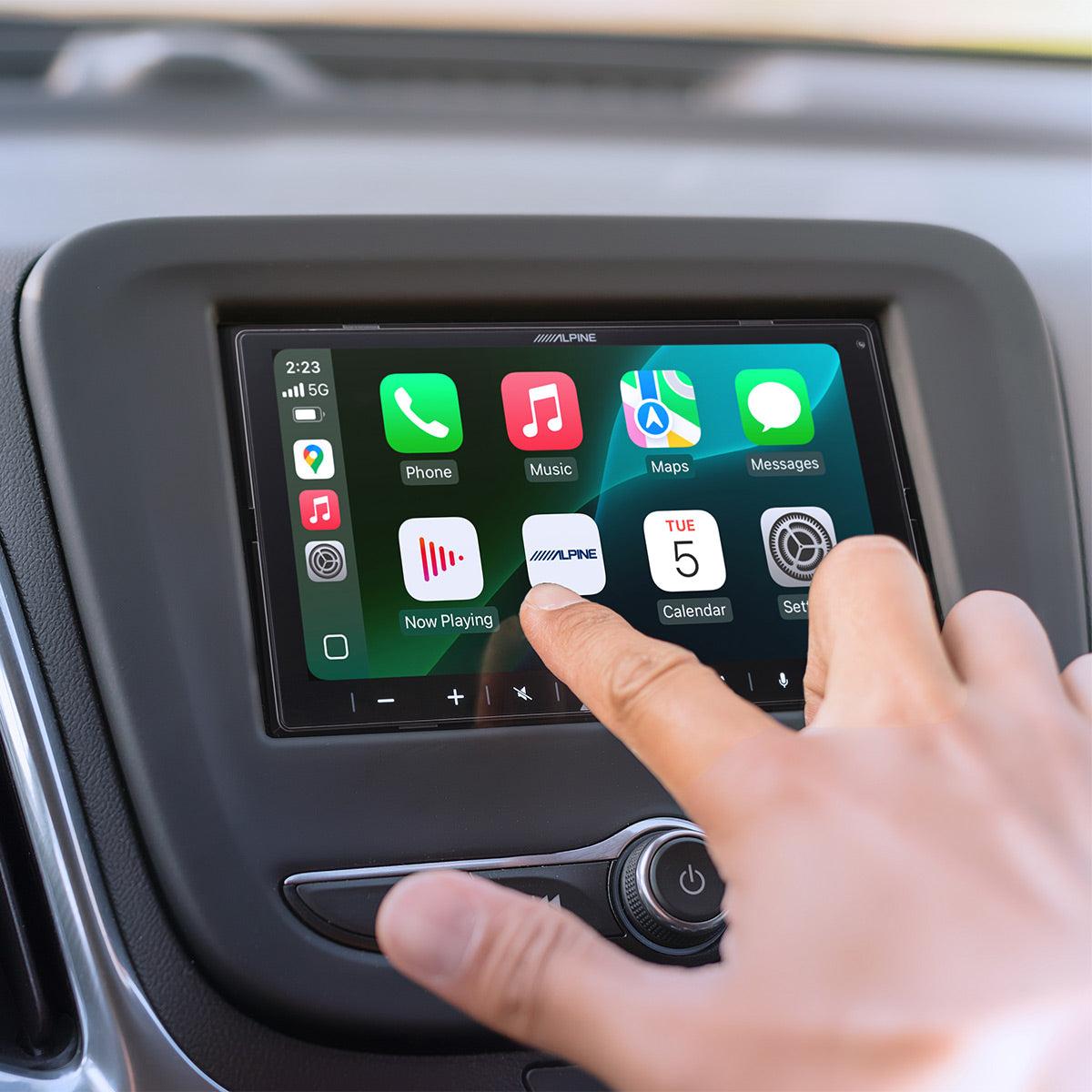 Alpine ILX-W770 7-Inch Ultra Shallow Digital Multimedia Receiver with Apple CarPlay & Android Auto - Perfect for Car Audio Upgrades & Hands-Free Driving