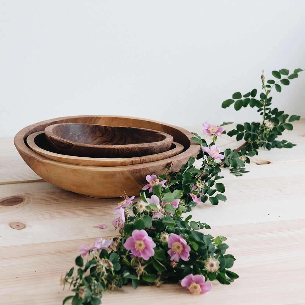 Hand Carved Wild Olive Wood Bowl - Medium Size, Natural Wooden Serving Bowl for Salads, Fruits, Nuts - Perfect for Kitchen, Dining Table & Rustic Home Decor
