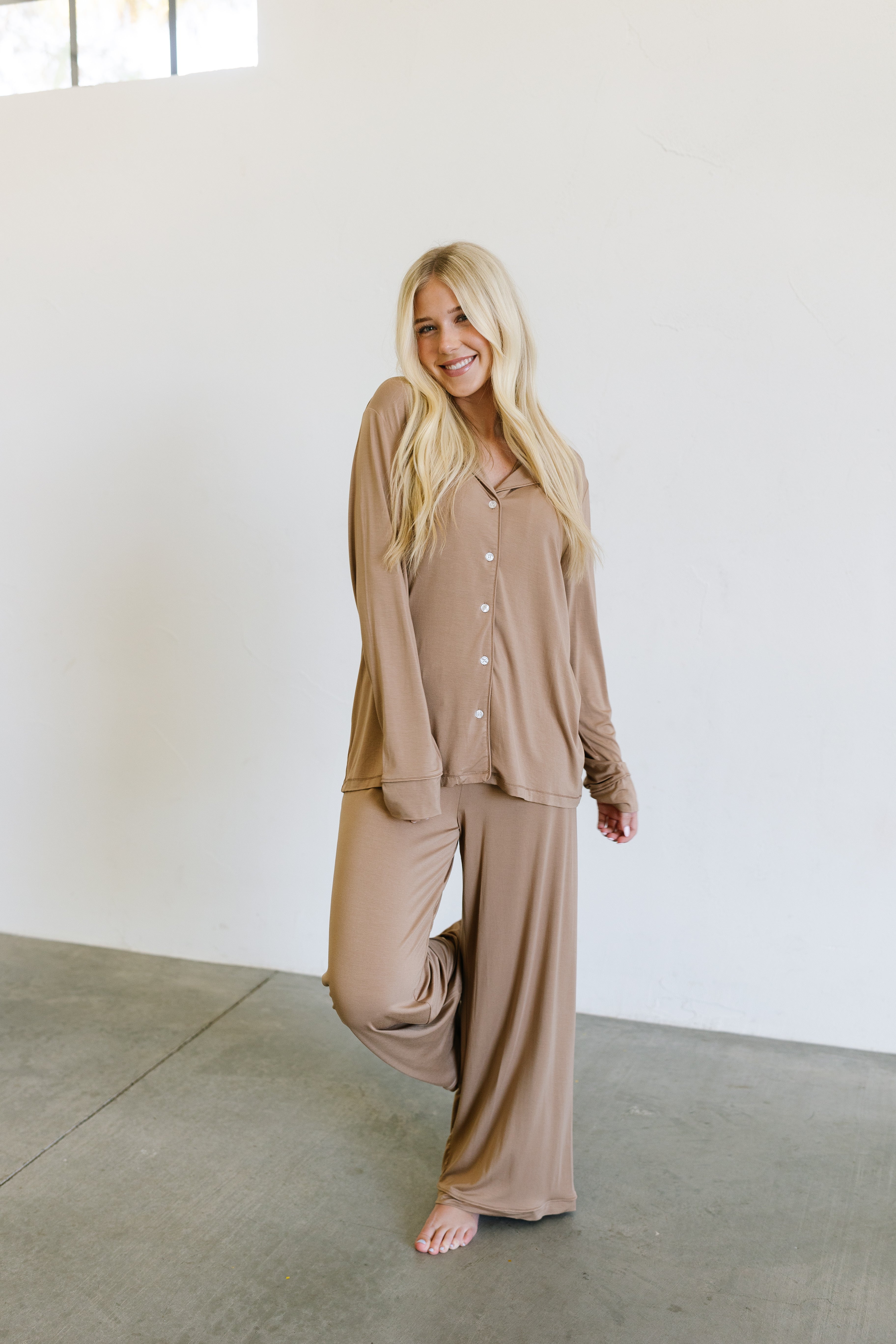 Gingerbread Pajama Set for Women - Cozy Christmas Sleepwear & Lounge Outfit for Holiday Nights