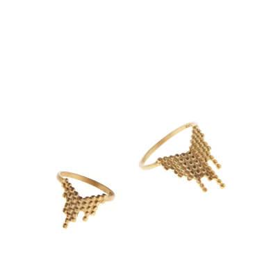 The Golden Touch: A Tale of Elegance and Simplicity