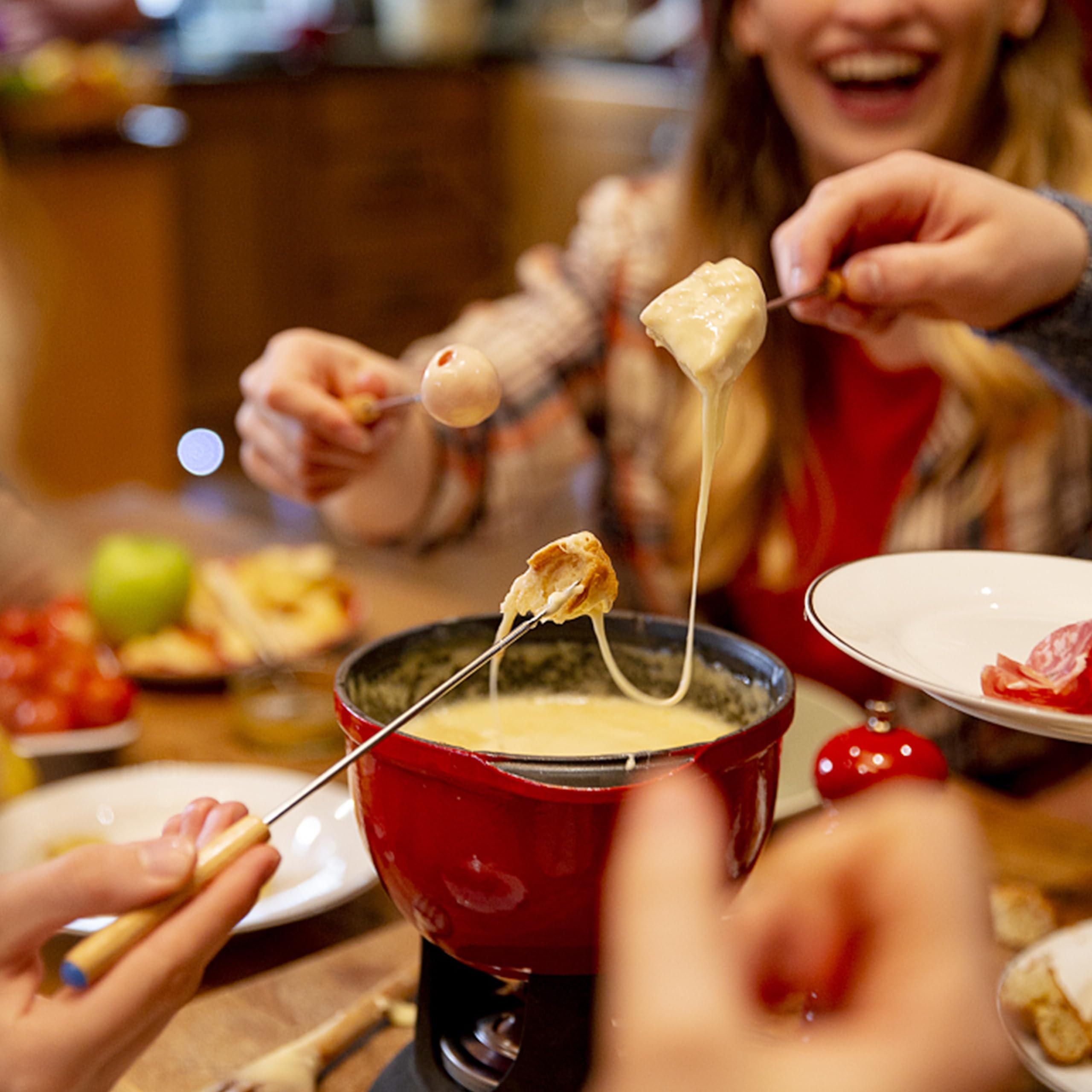 6-Piece Stainless Steel Fondue Forks Set - 9.5 Inch Heat-Resistant Cheese & Chocolate Fondue Sticks with Wooden Handle - Perfect for Chocolate Fountains, Cheese Fondue, Roasting Marshmallows & Fruits - Ideal for Parties, Family Gatherings & Romantic Dinners