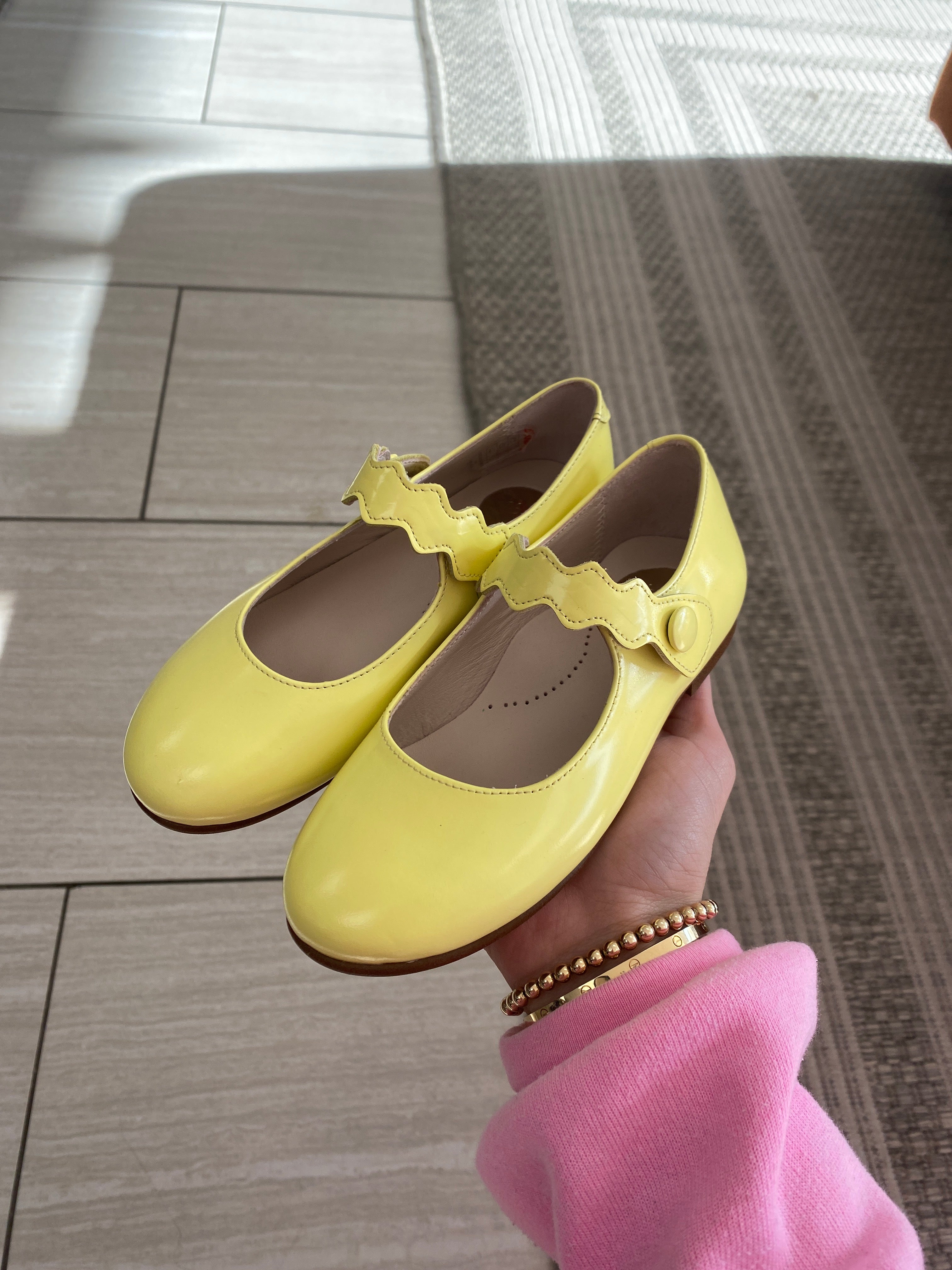 Beberlis Sunshine Scalloped Mary Jane Flats for Women - Comfortable Casual Shoes for Work, Walking & Everyday Wear