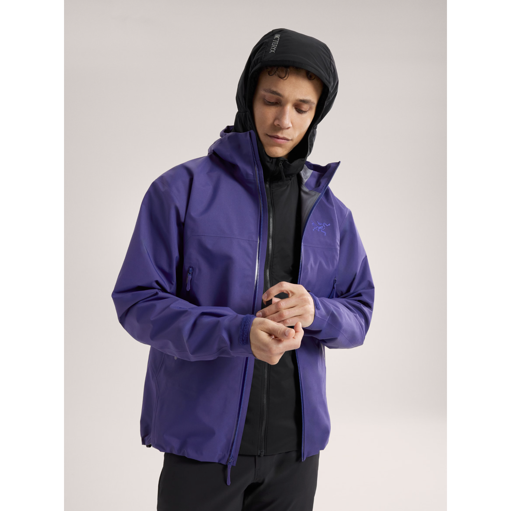 Arc'teryx Men's Atom Hoody - Lightweight Insulated Jacket for Hiking & Outdoor Activities | Water-Resistant & Breathable | Perfect for Camping, Climbing & Winter Sports