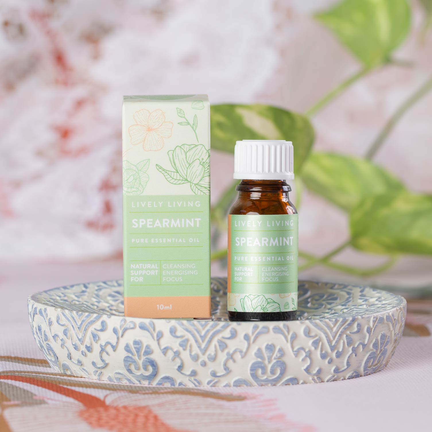 Organic Spearmint Pure Essential Oil 10ml - 100% Natural Therapeutic Grade for Aromatherapy, Diffusers & DIY Skincare - Relaxation & Stress Relief